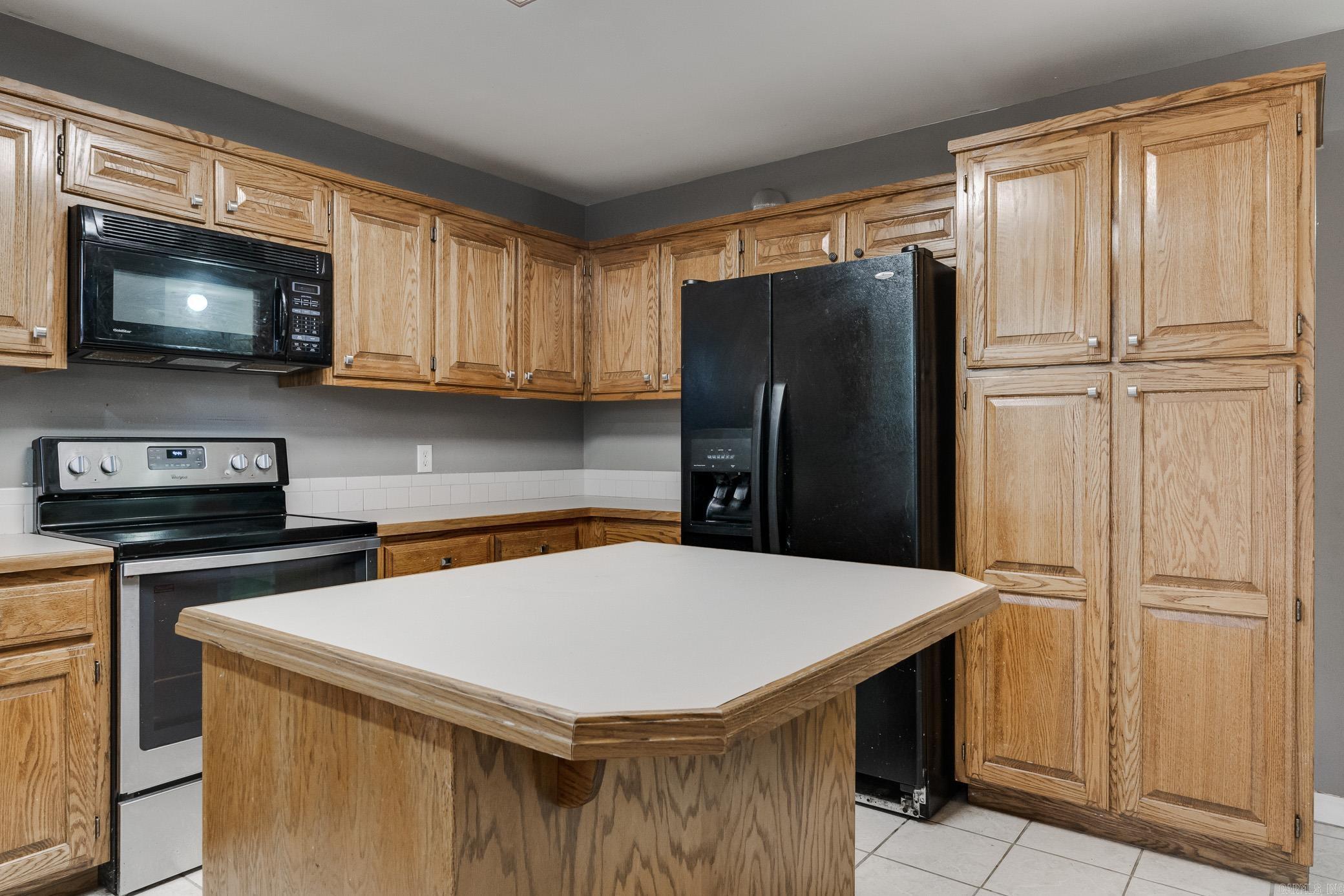 NORTH HILLS ESTATES - Residential