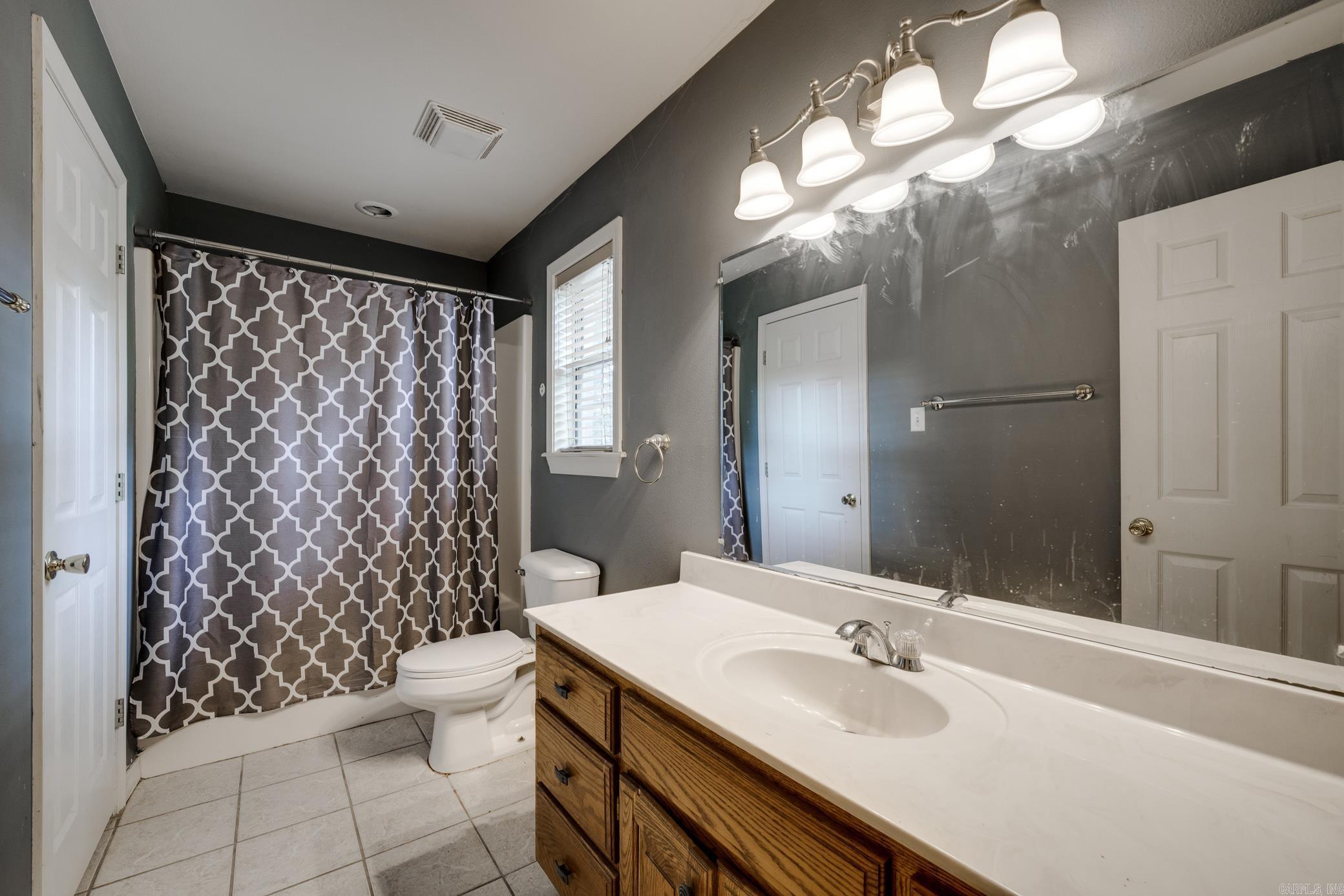 NORTH HILLS ESTATES - Residential