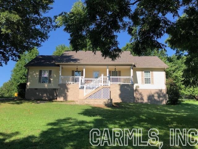 A lovely spacious 4 bedroom home just minutes from Batesville. Huge main bedroom with garden tub in main bath. Kitchen is large with a lot of cabinets and fantastic pantry, breakfast area, plus a formal dining room. Enjoy the country style living in a beautiful neighborhood. The home is move in ready and the yard is spacious with fenced backyard.