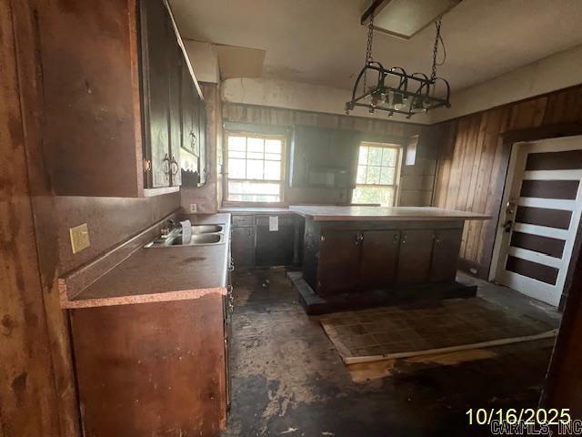 CHICAGO LUMBAR & MILL CO - Residential