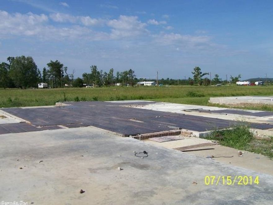 Nice subdivision located in the heart of Vilonia.  Pre-approval letter or proof of funds required with all offers.  Bank of America, N.A. (the “Bank”) associates and/or Bank associates’ household members, and HTS business partners of the Bank, are prohibited from purchasing REO and auctioned REO properties, either owned or serviced by the Bank, whether directly or indirectly. See attached docs.