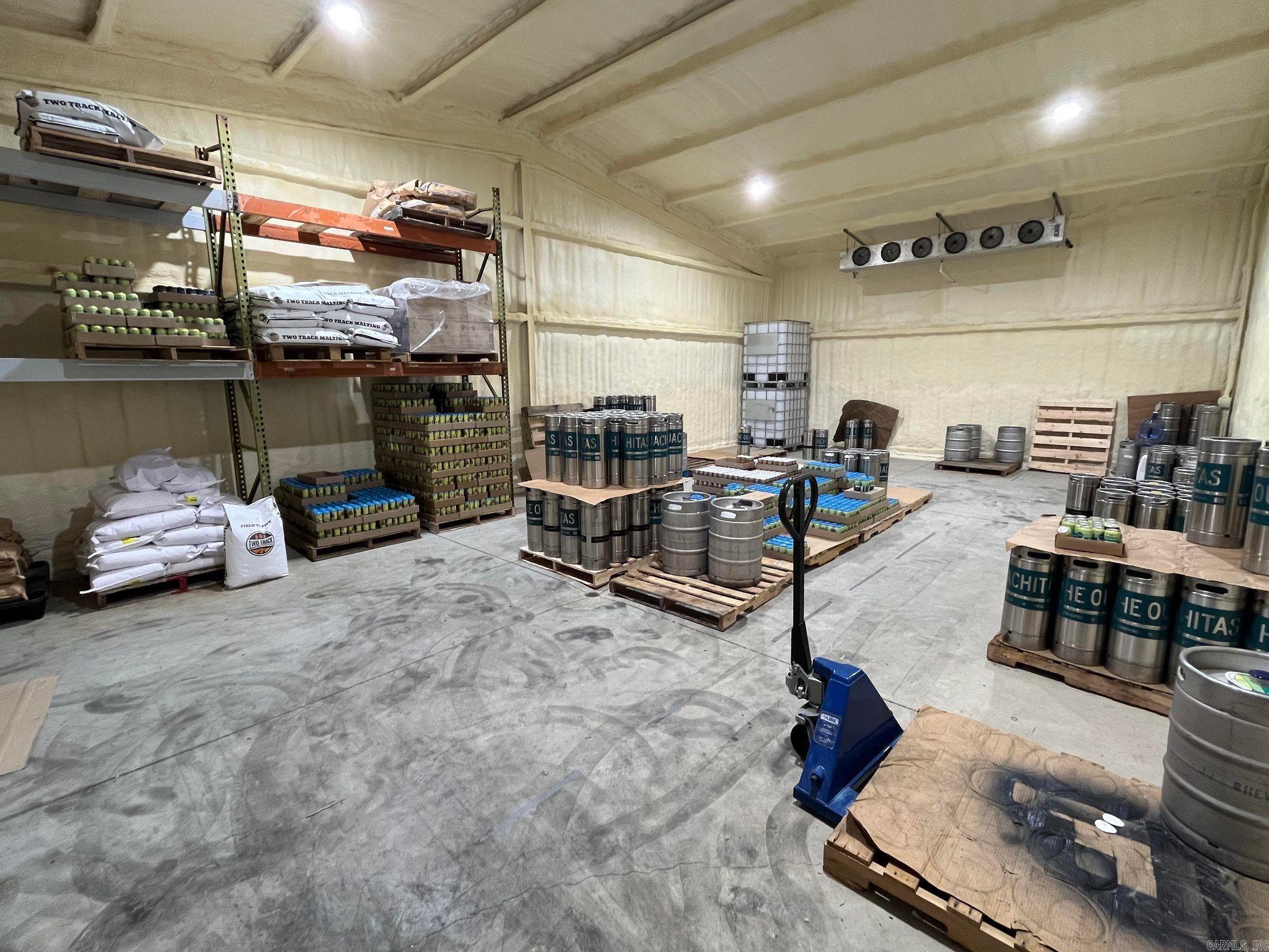 Mena - Commercial Sale