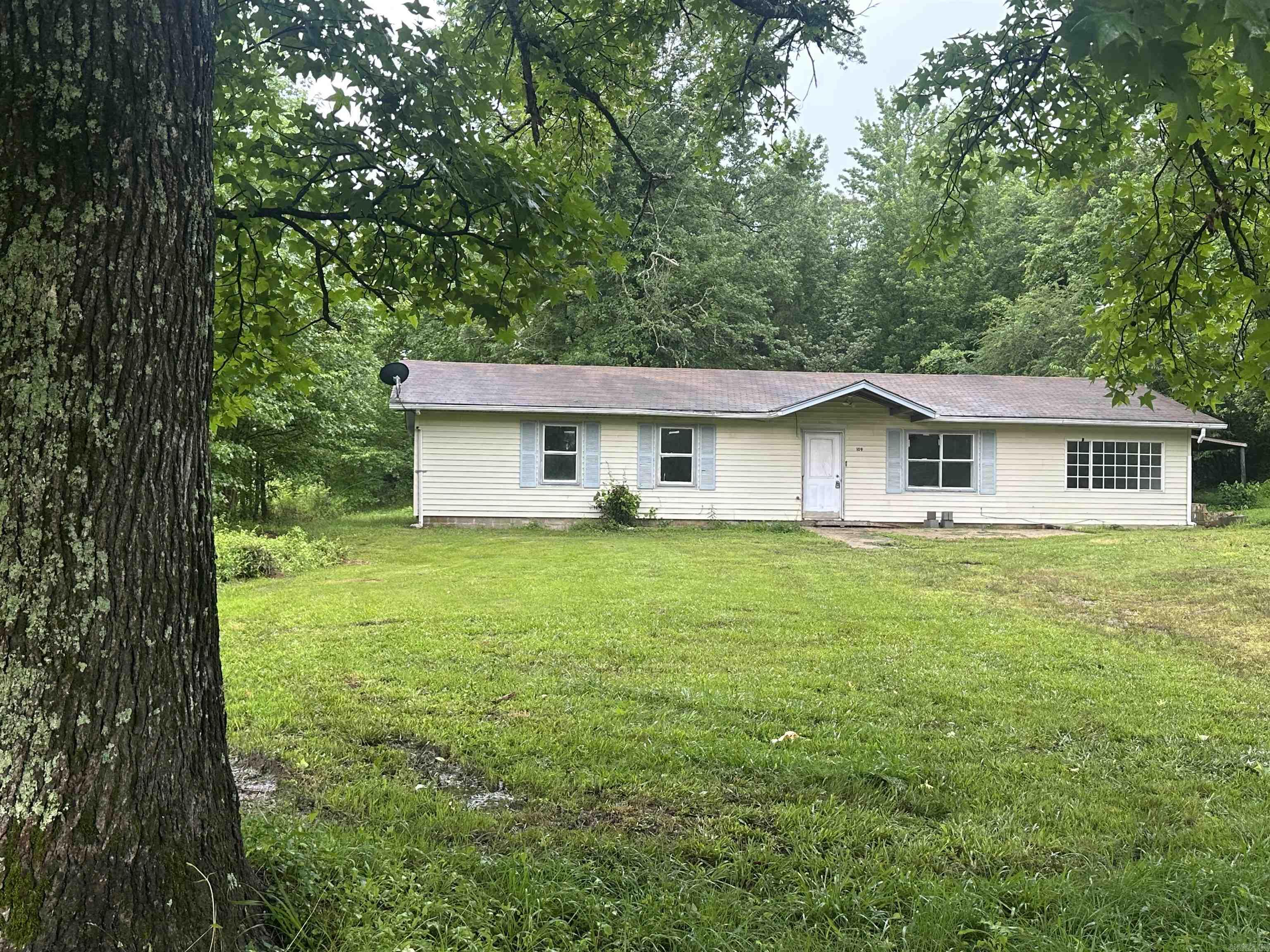 Check out this country charm! If you're looking for a spacious yard to plant a garden and a home ready for your personal touch, this is the one for you. This 3-bedroom, 1.5-bath fixer-upper offers 1,728 sq ft of living space and plenty of potential to make it your own. Enjoy the extra den or sitting areaāperfect for relaxing or entertaining. Nestled on a level lot with room to grow, you're just under 5 miles from Walmart, restaurants, and local conveniences. Experience peaceful country living with amenities close byāa great opportunity for DIY enthusiasts or investors alike! Don't miss the opportunity to make it yours! **Property is being sold as is *** Agents See Remarks***