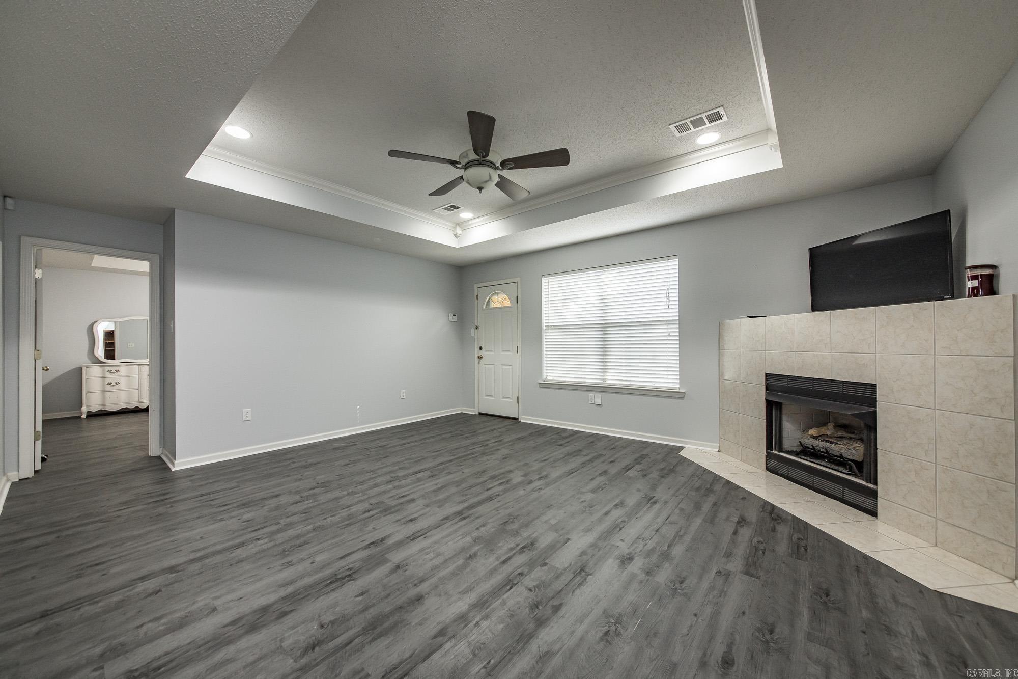 NORTHRIDGE - Residential