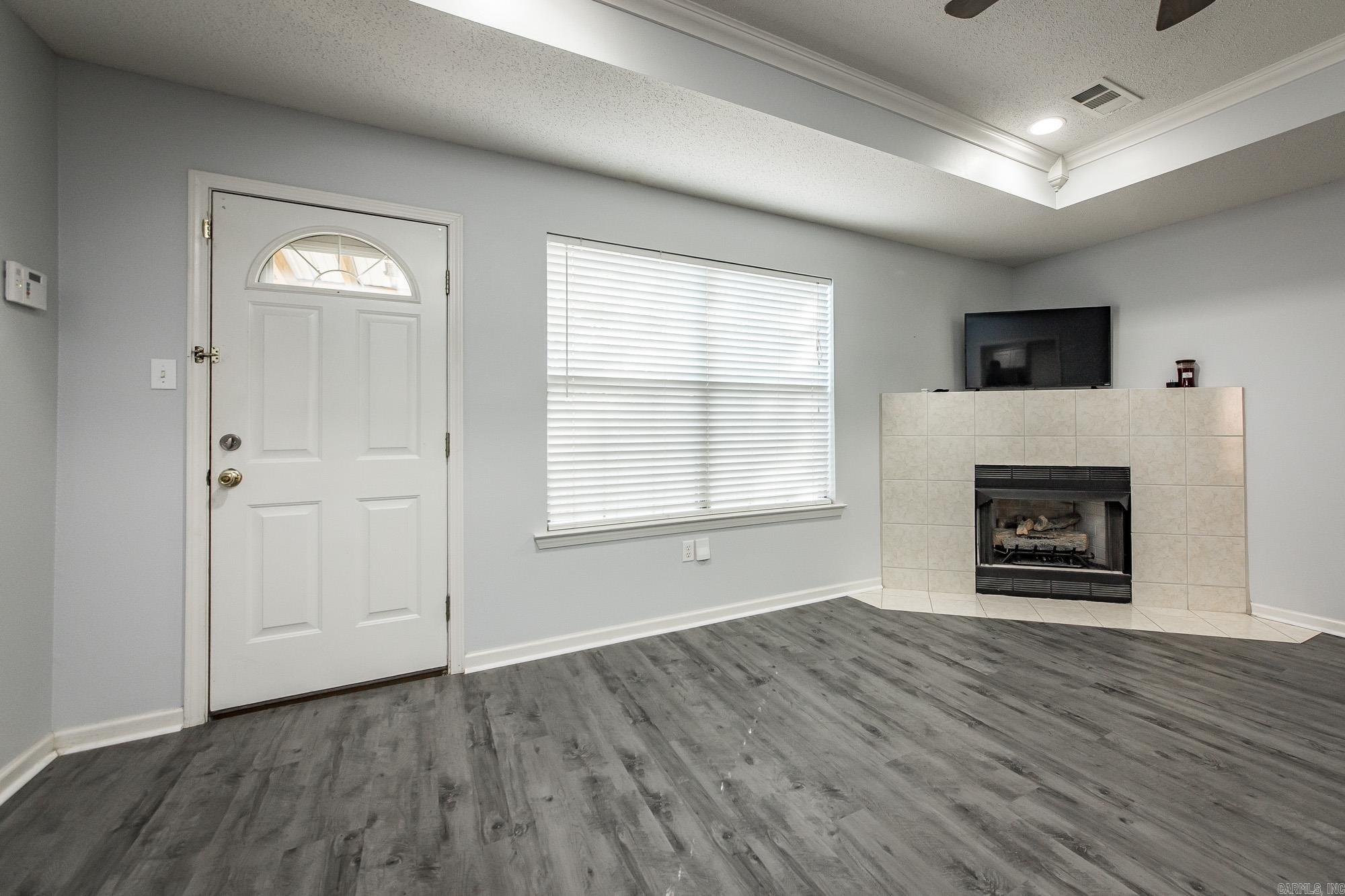 NORTHRIDGE - Residential