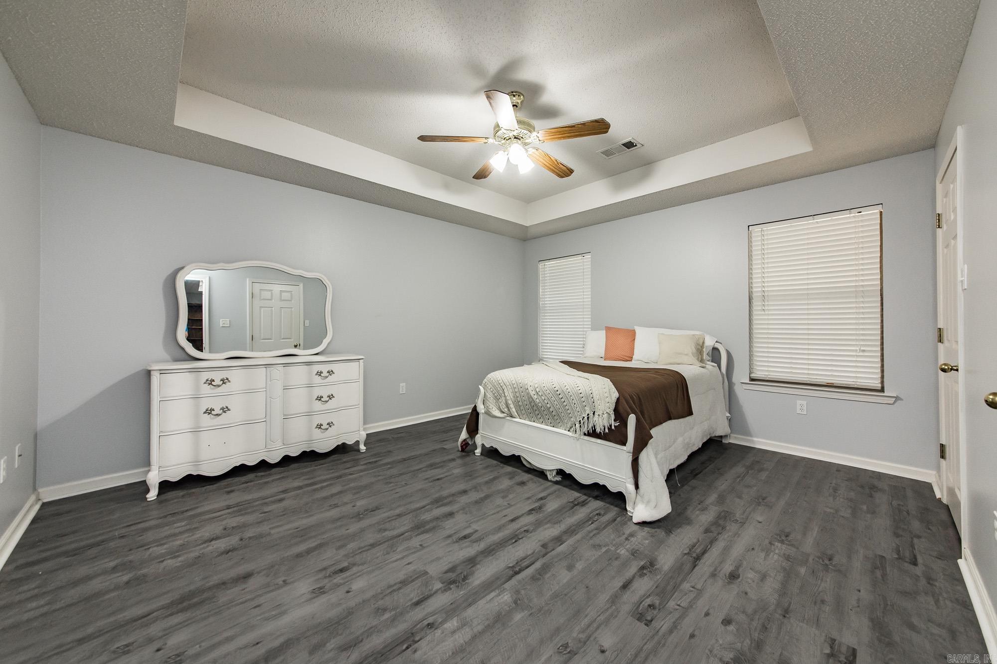 NORTHRIDGE - Residential