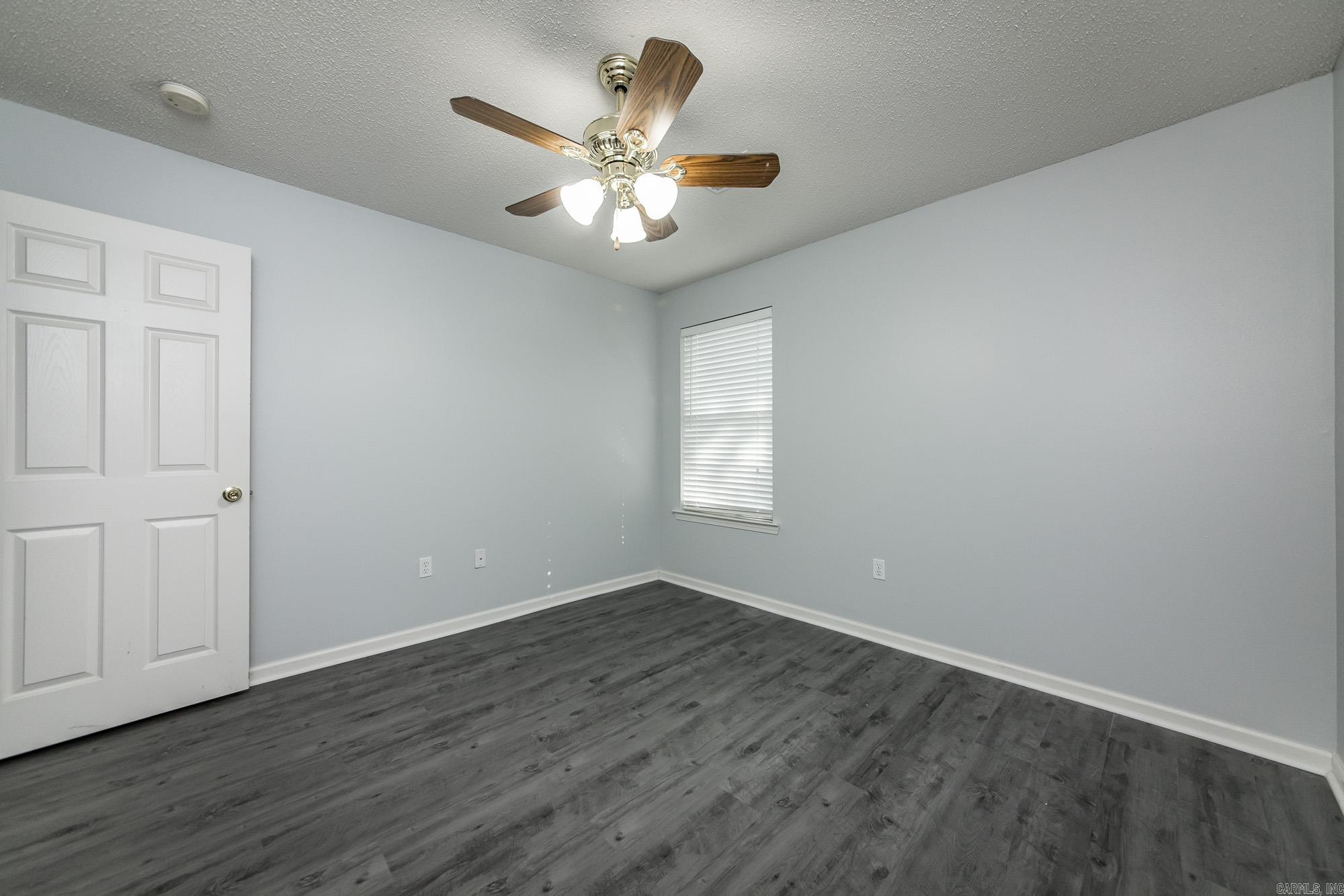 NORTHRIDGE - Residential