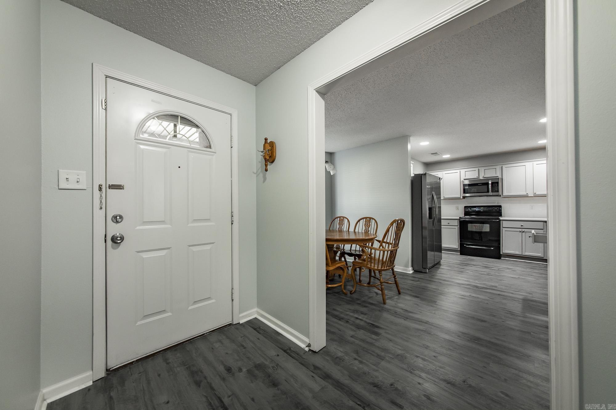 NORTHRIDGE - Residential