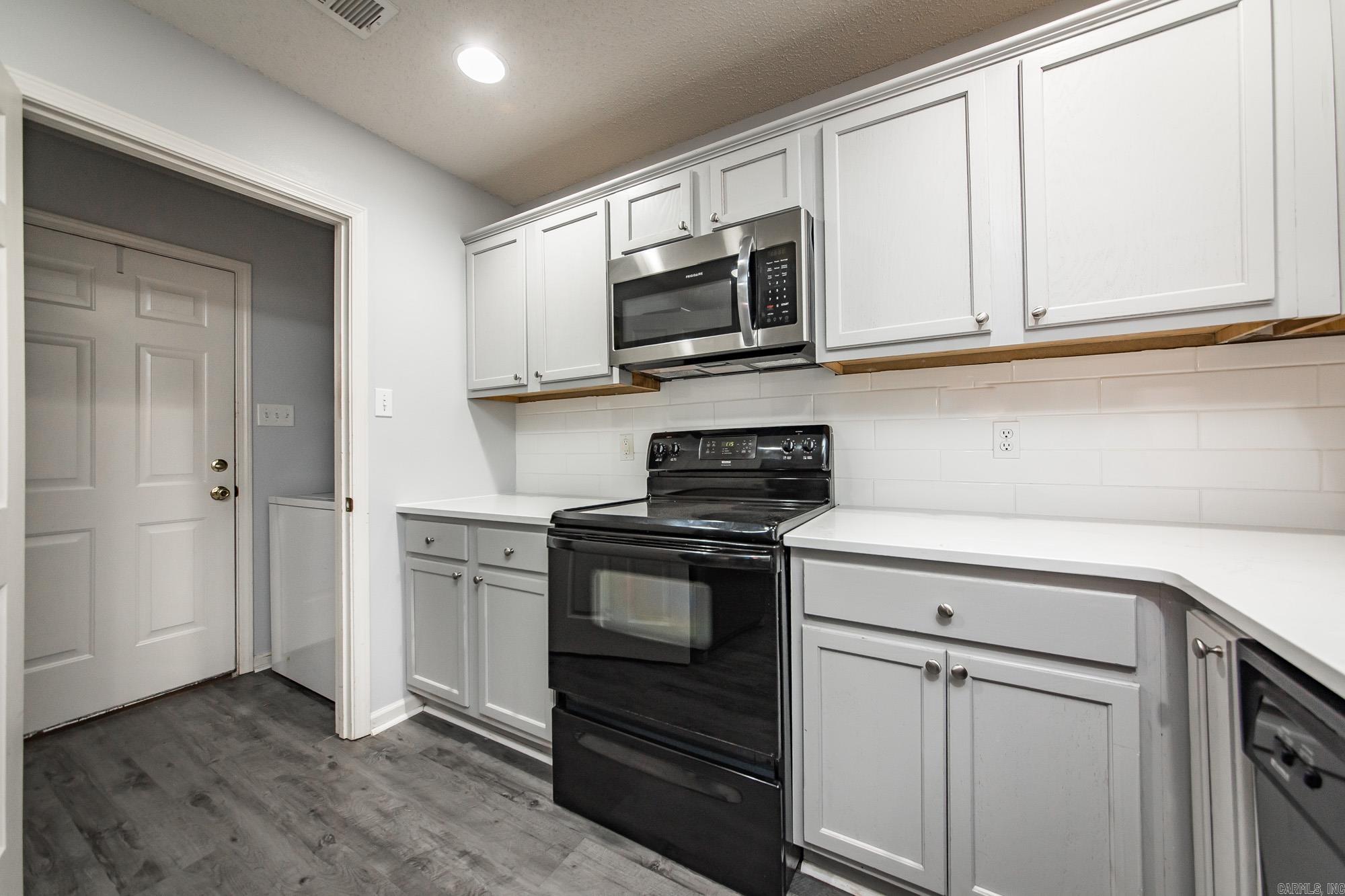 NORTHRIDGE - Residential