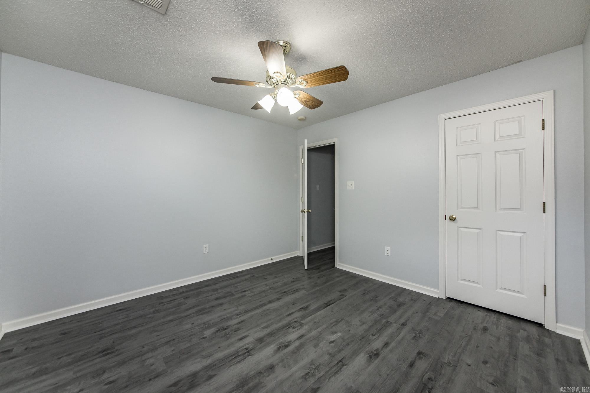 NORTHRIDGE - Residential