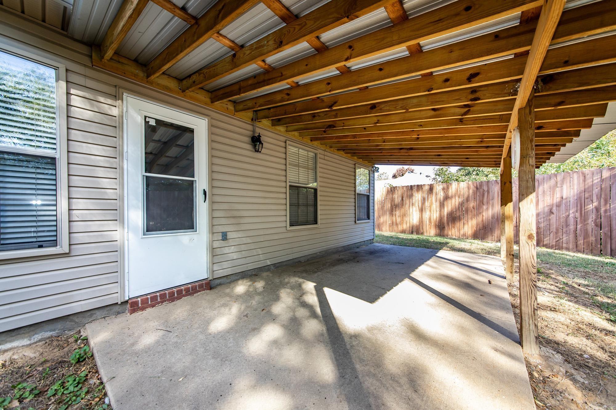 NORTHRIDGE - Residential