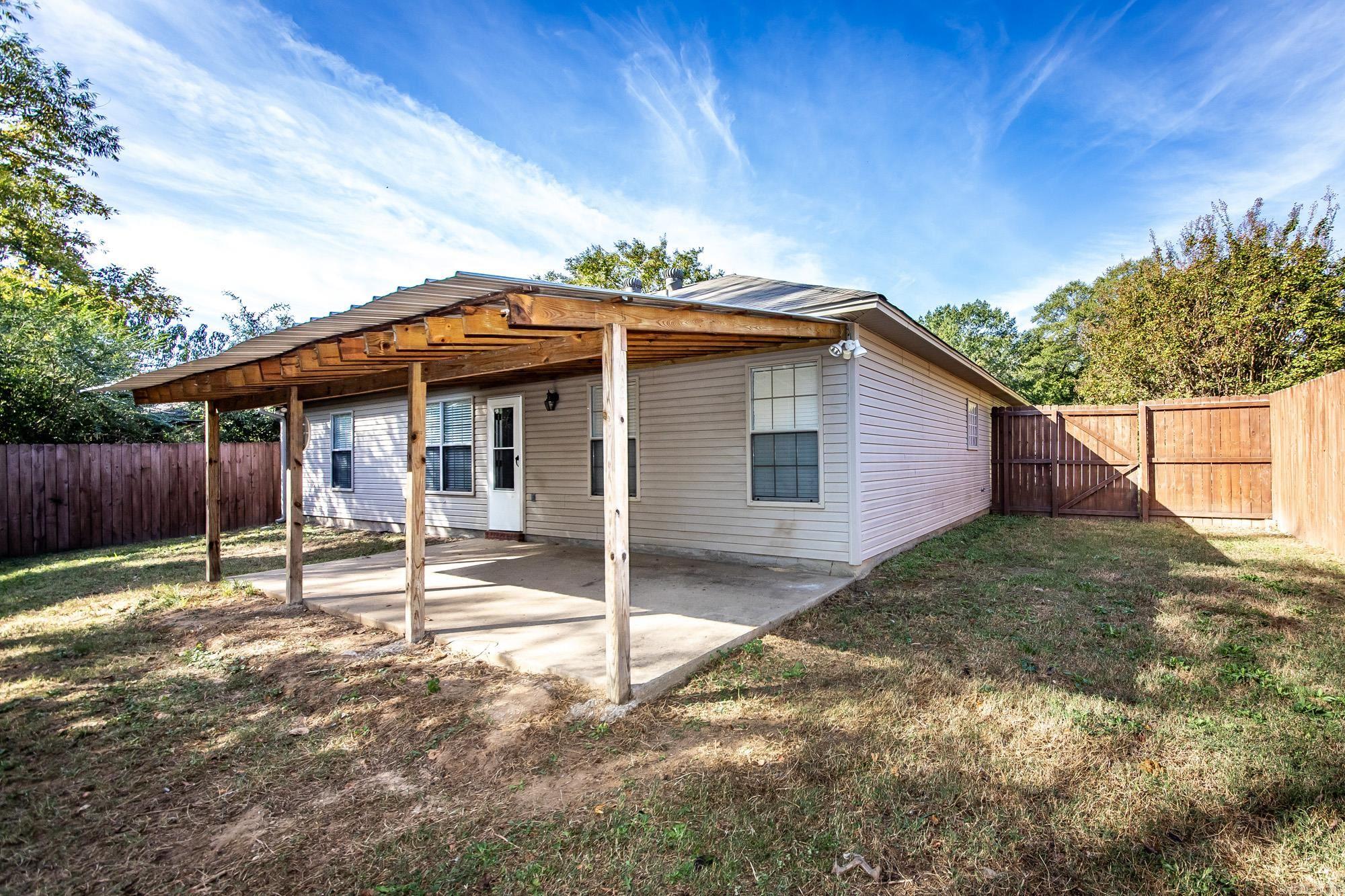 NORTHRIDGE - Residential