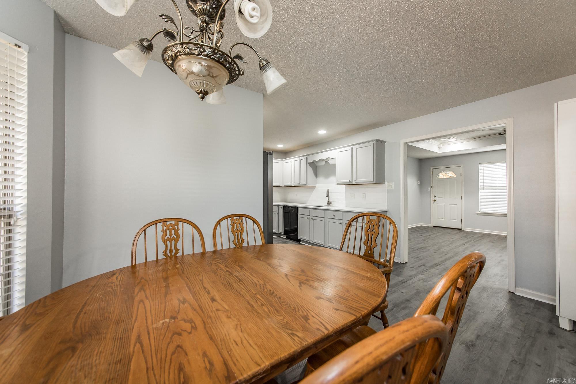 NORTHRIDGE - Residential