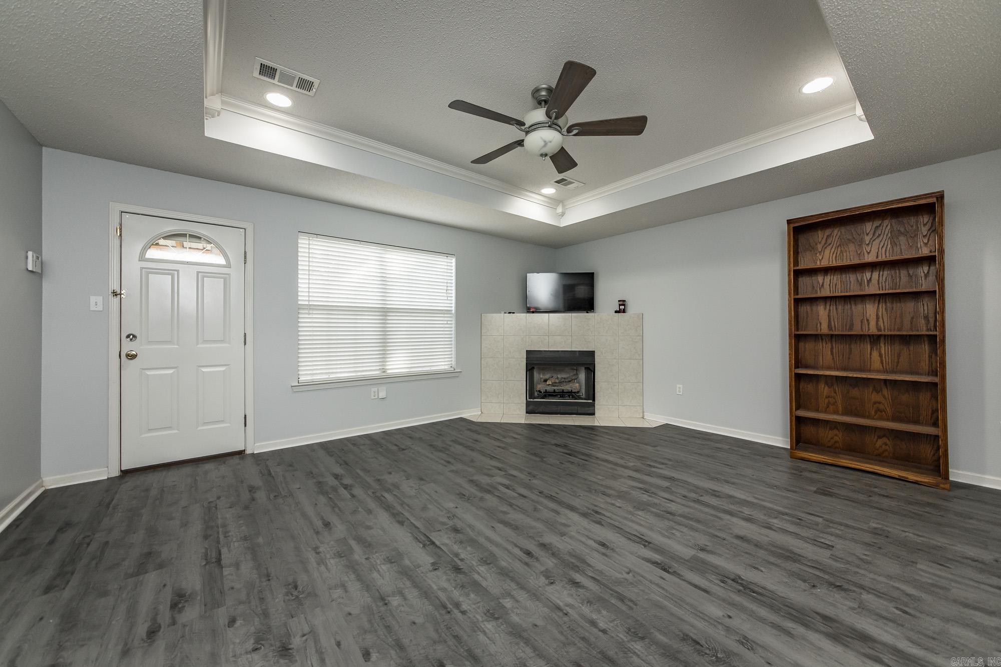 NORTHRIDGE - Residential