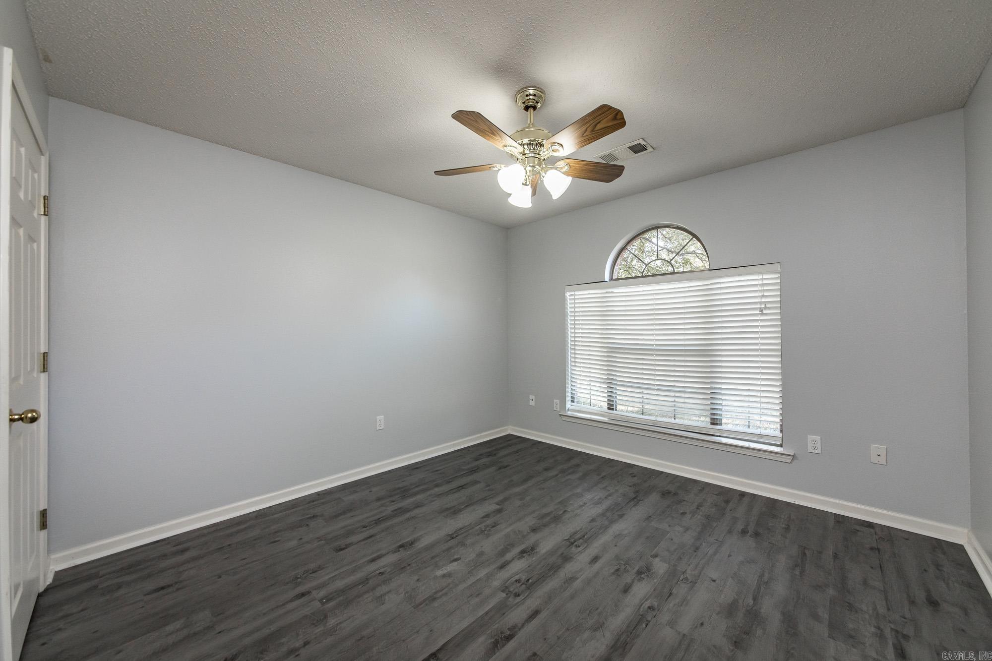 NORTHRIDGE - Residential