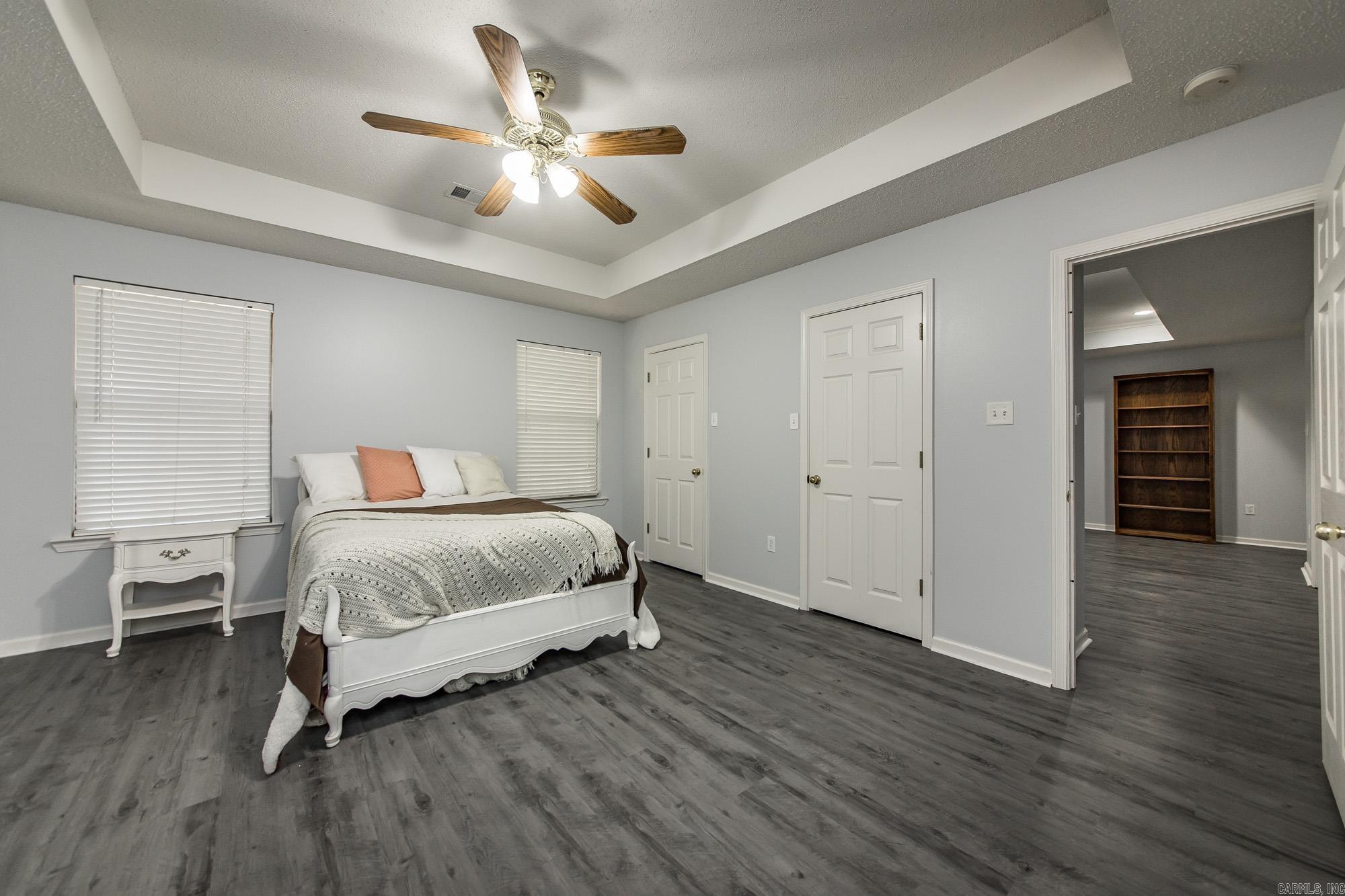 NORTHRIDGE - Residential