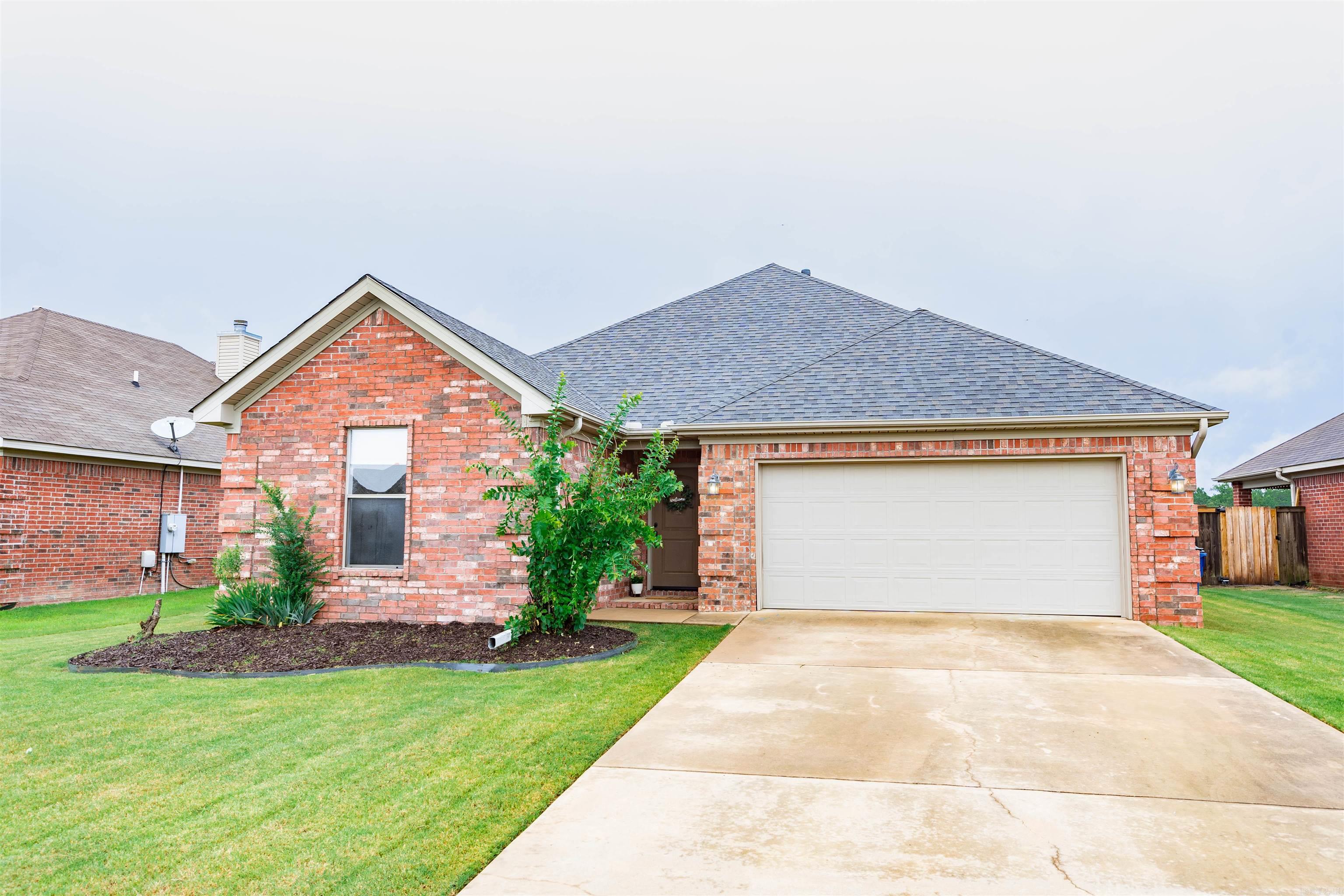 COUNTRY CLUB OF ARK THE - Residential