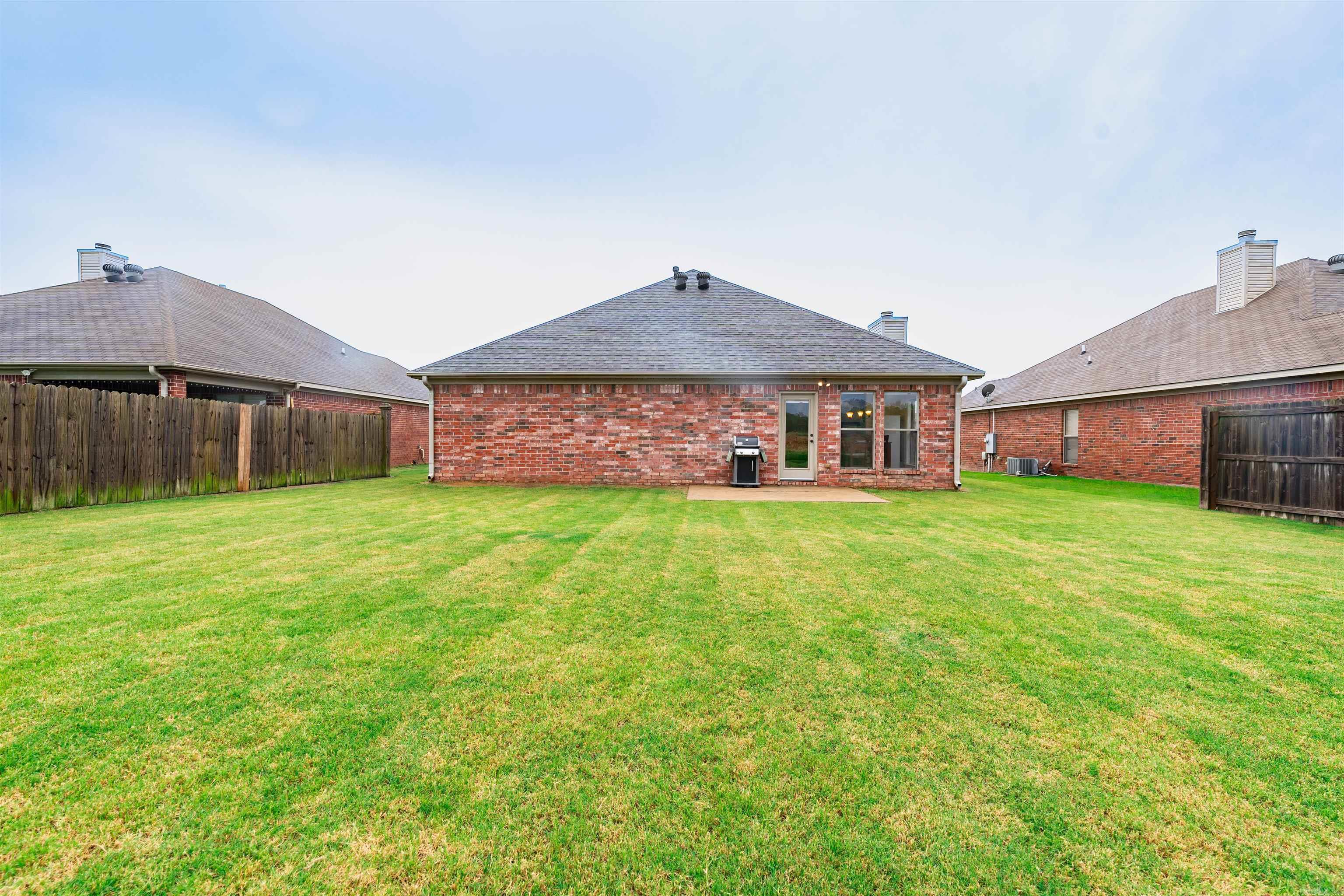 COUNTRY CLUB OF ARK THE - Residential