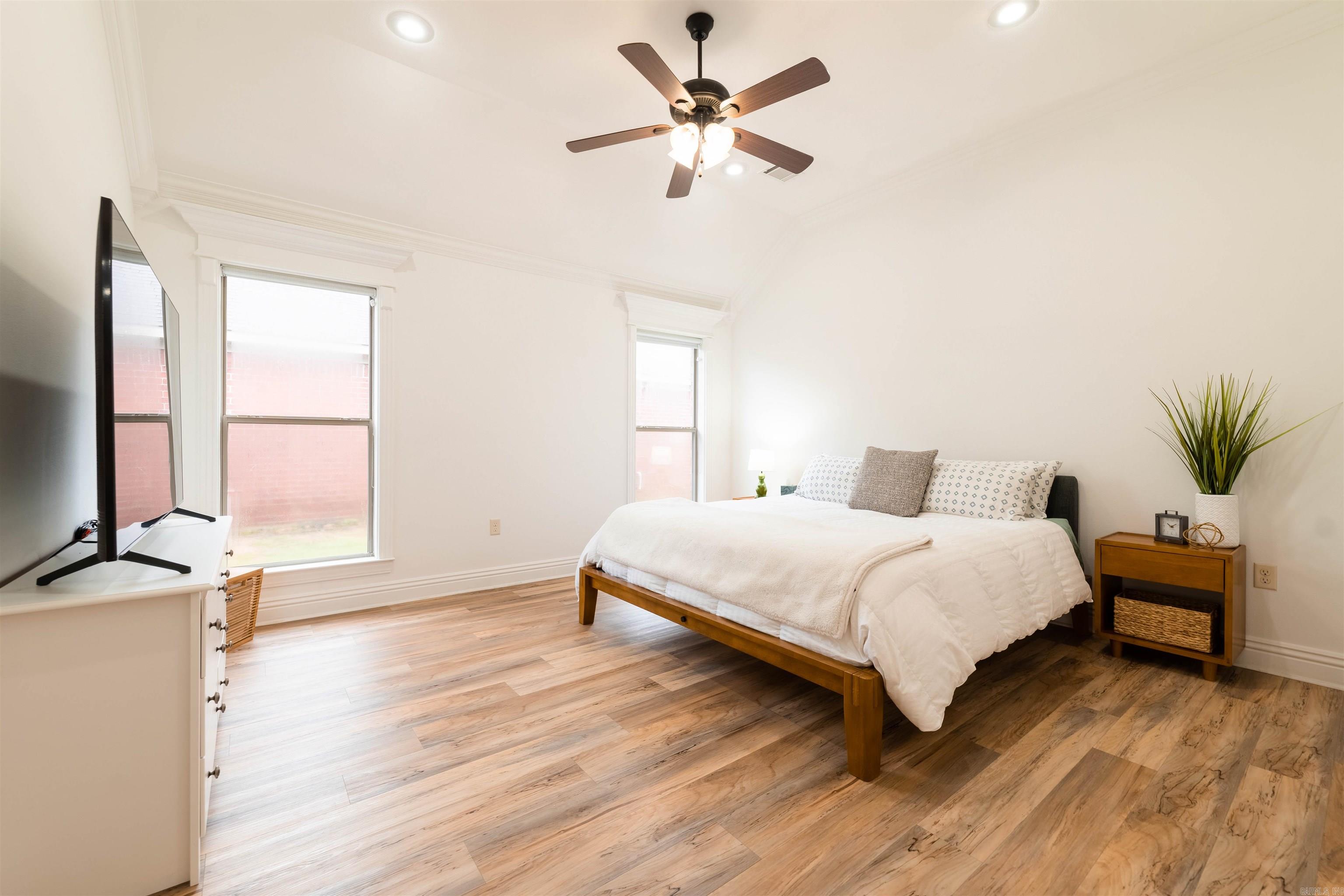 COUNTRY CLUB OF ARK THE - Residential