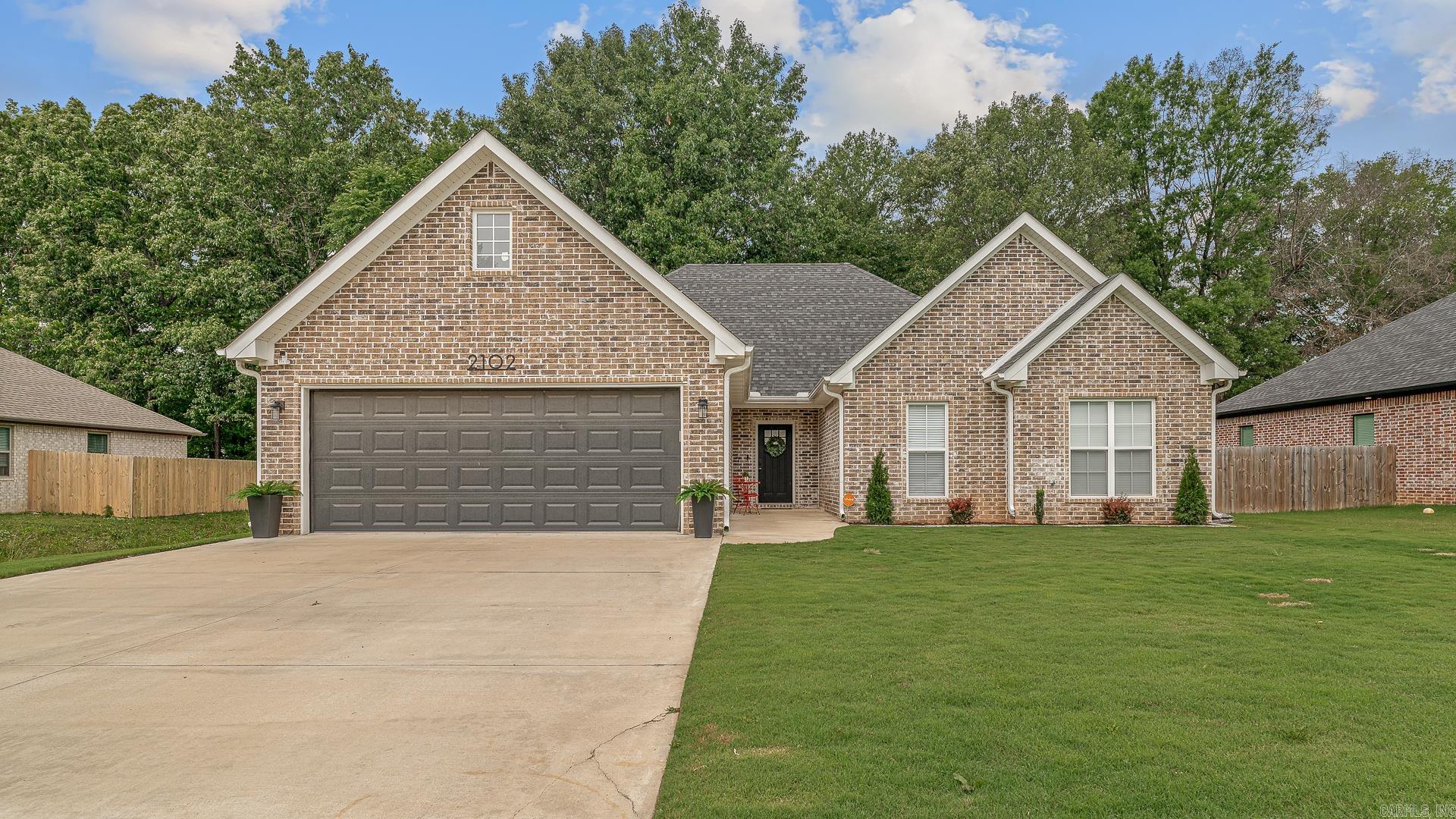 FAIRWAY GLEN - Residential