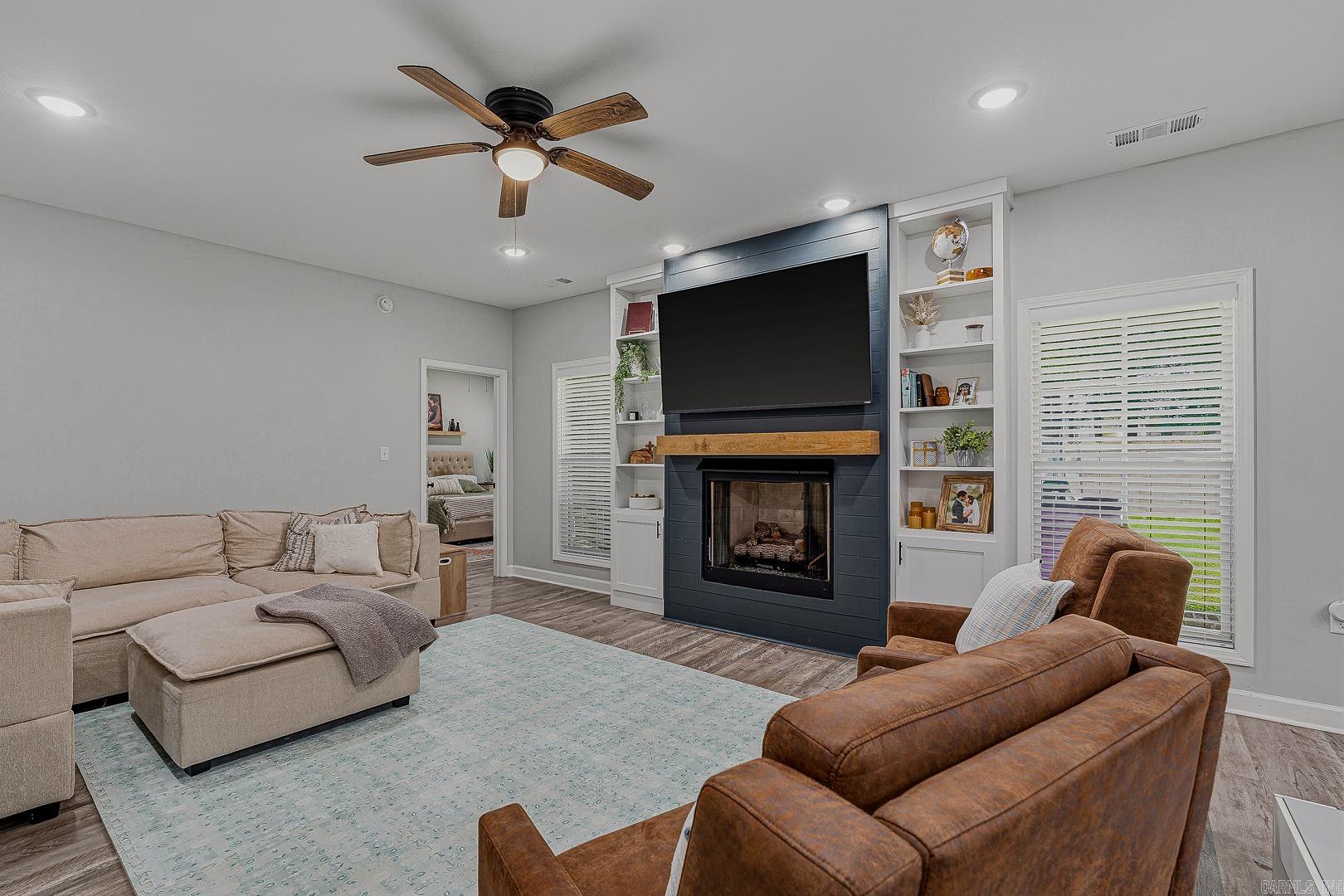 FAIRWAY GLEN - Residential