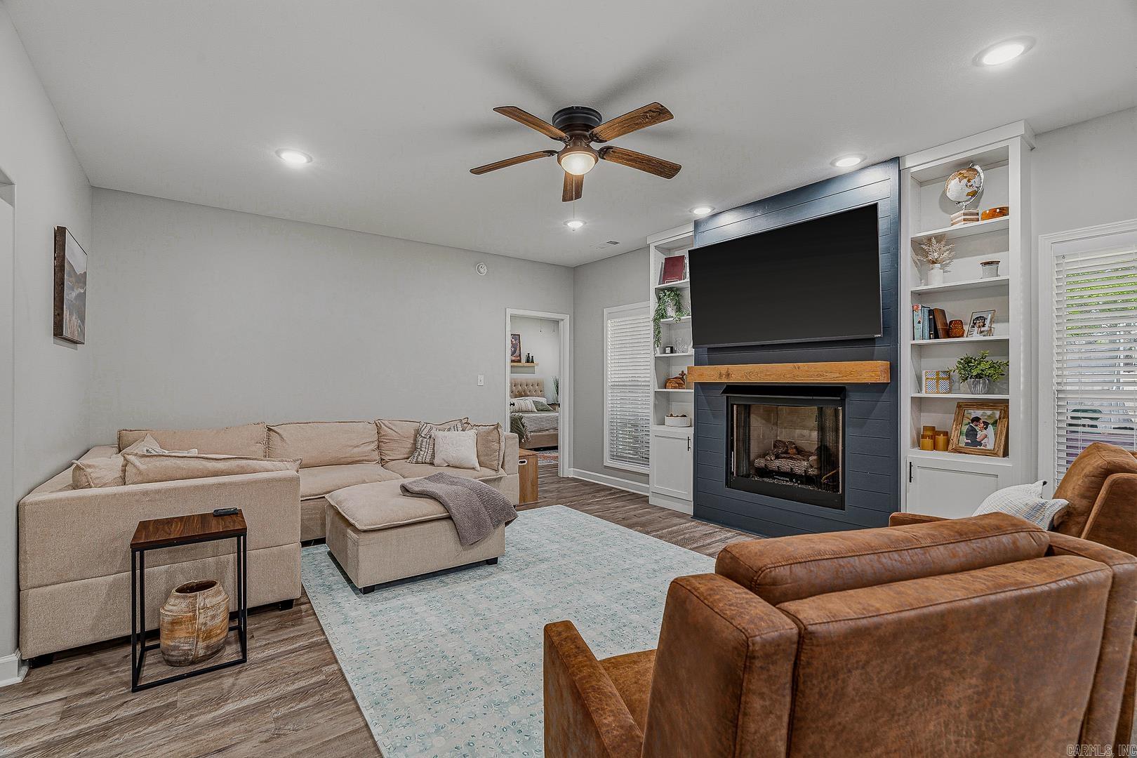 FAIRWAY GLEN - Residential
