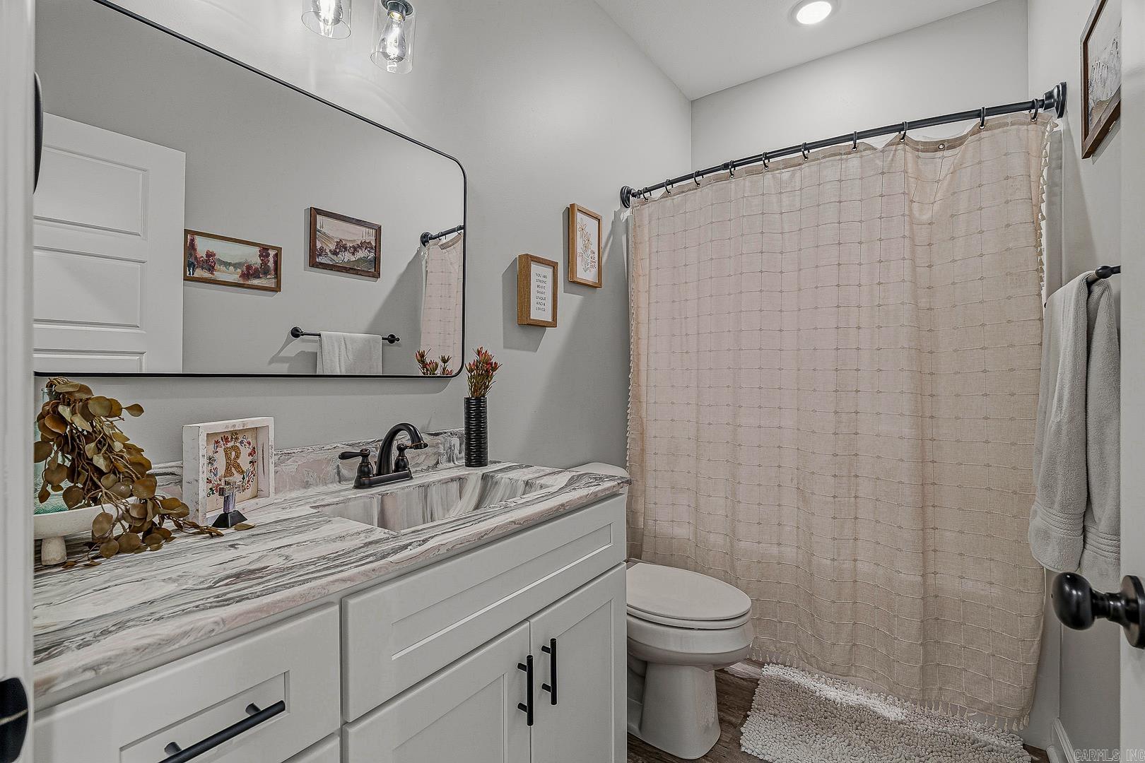 FAIRWAY GLEN - Residential