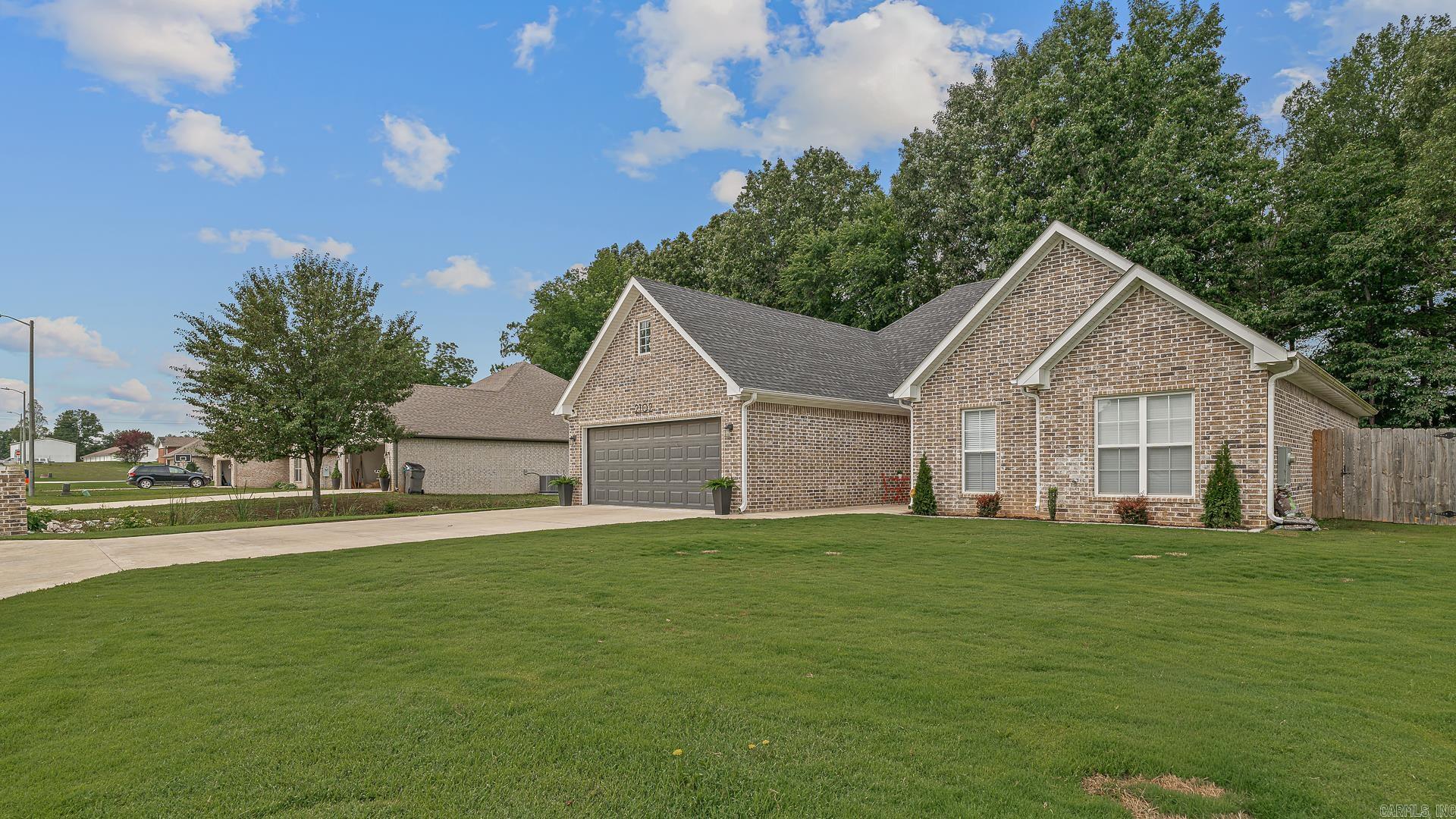 FAIRWAY GLEN - Residential