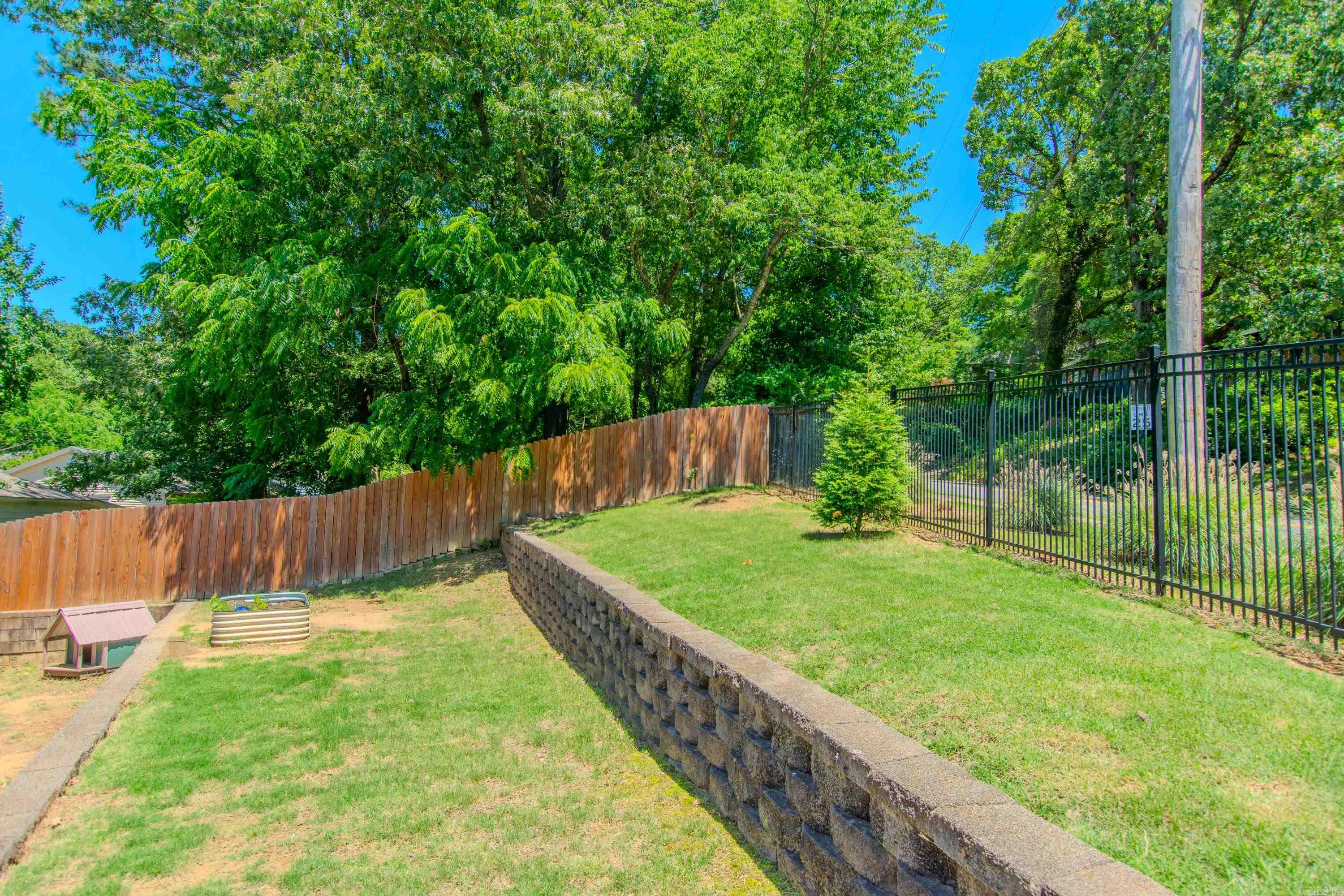 HILLSIDE - Residential