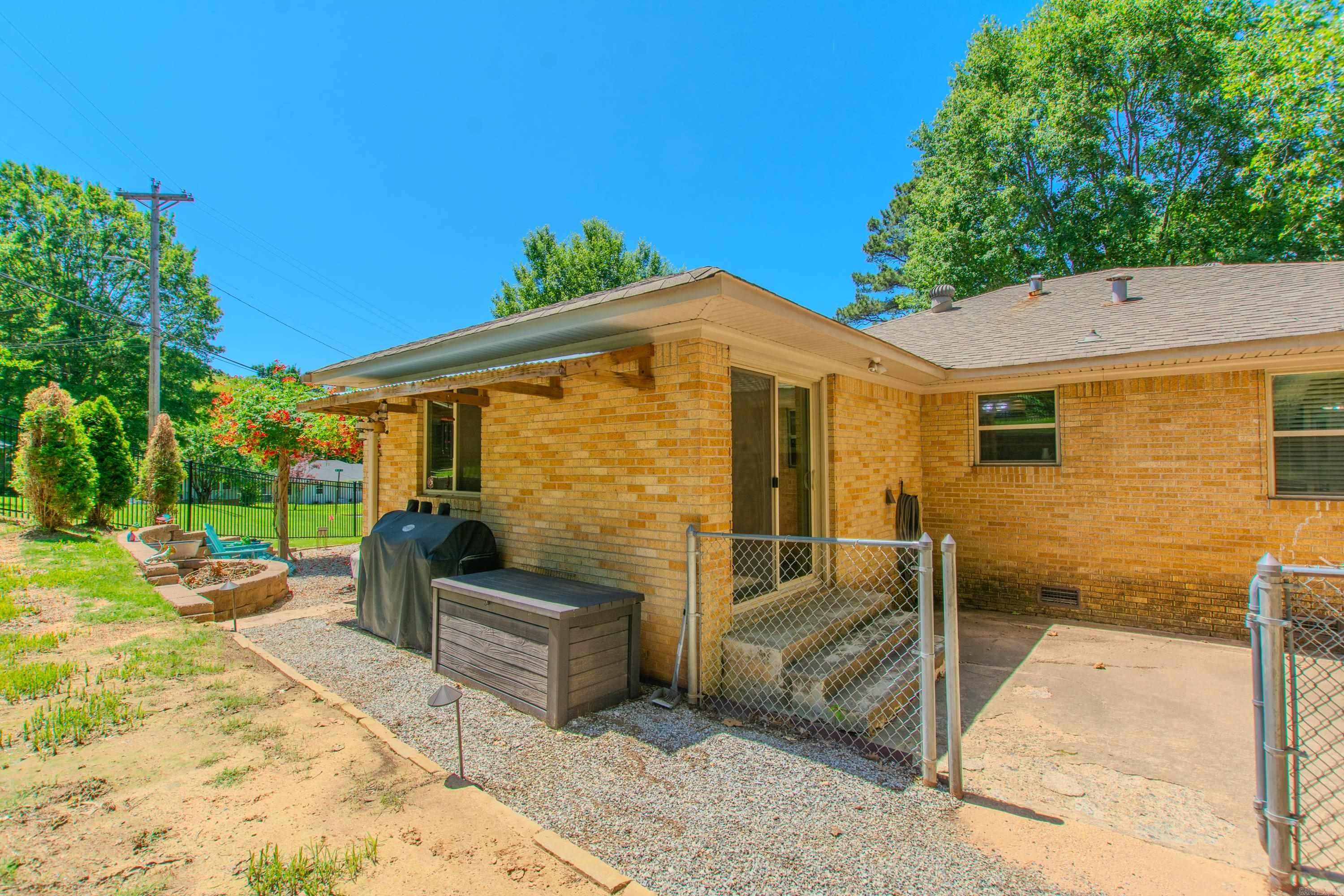 HILLSIDE - Residential