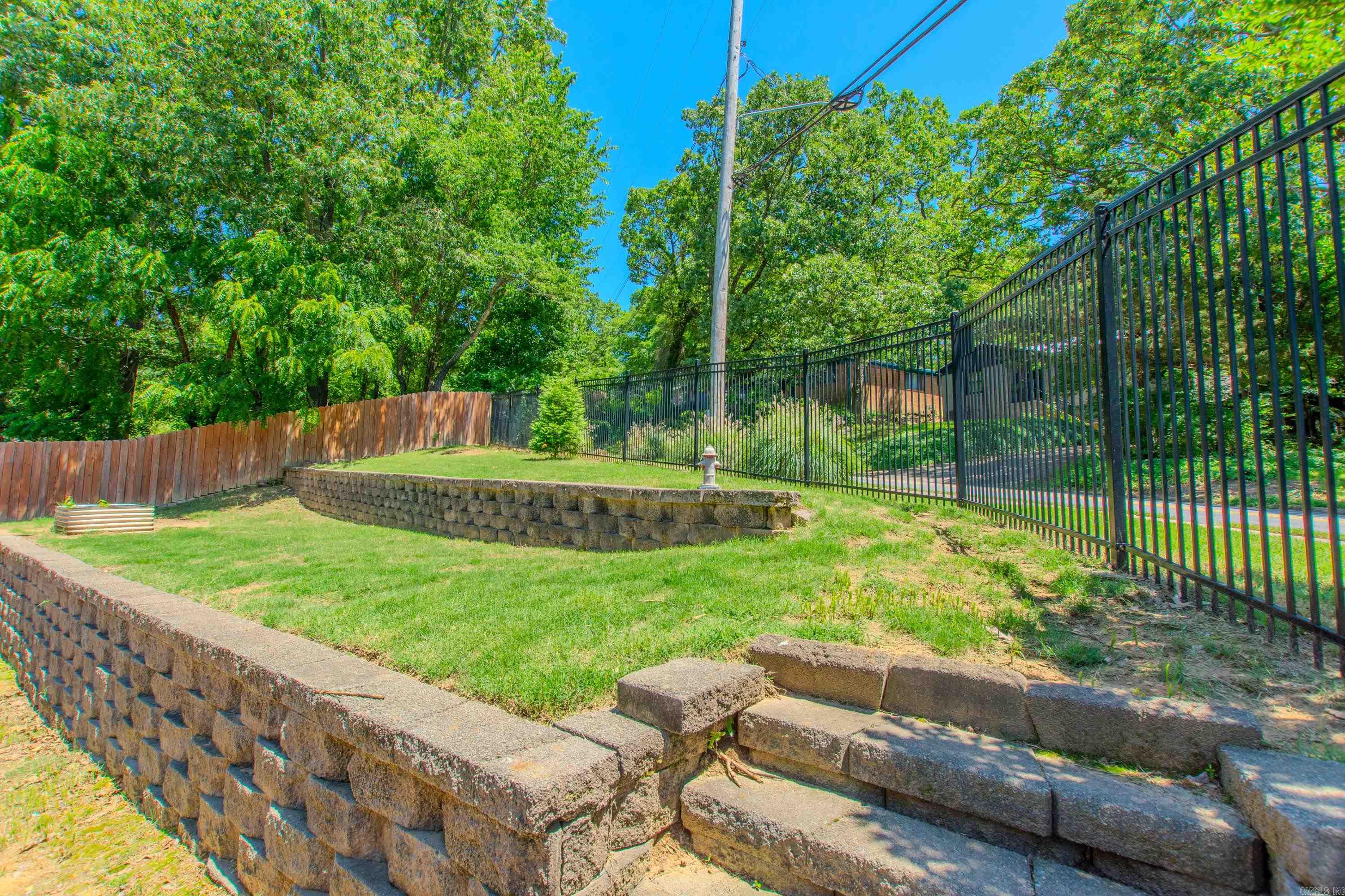 HILLSIDE - Residential