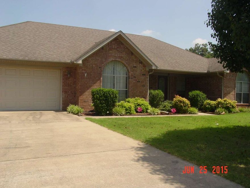 Well maintained home, split floor plan, formal dining, oversized family room with fireplace, large kitchen with range/oven, dishwasher & side by side refrigerator, laundry room with hook-ups, large master suite, separate jet tub & shower, spacious bedrooms, fully fenced backyard, 2 car garage, and more! A must see!