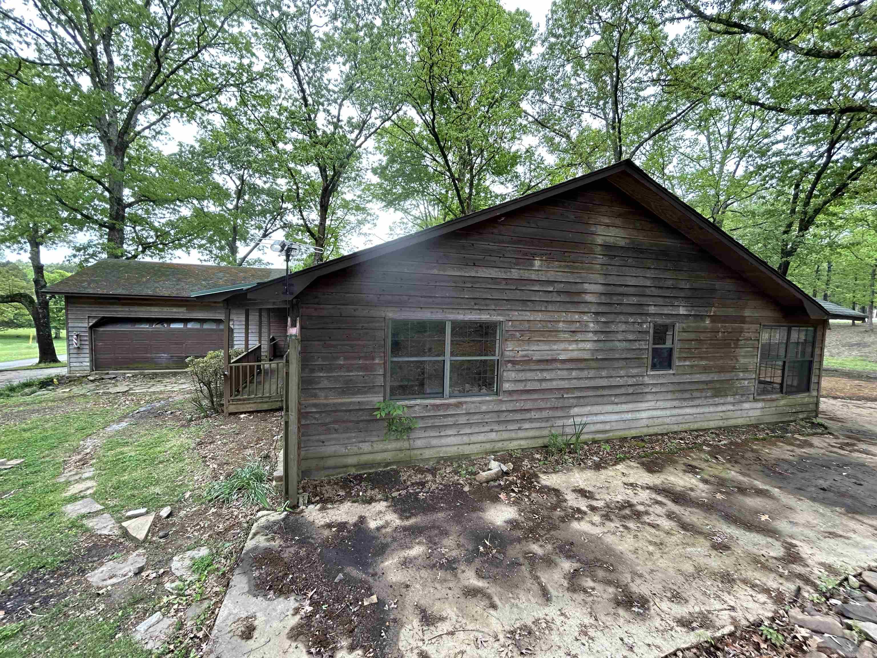 CRYSTAL LAKE - Residential