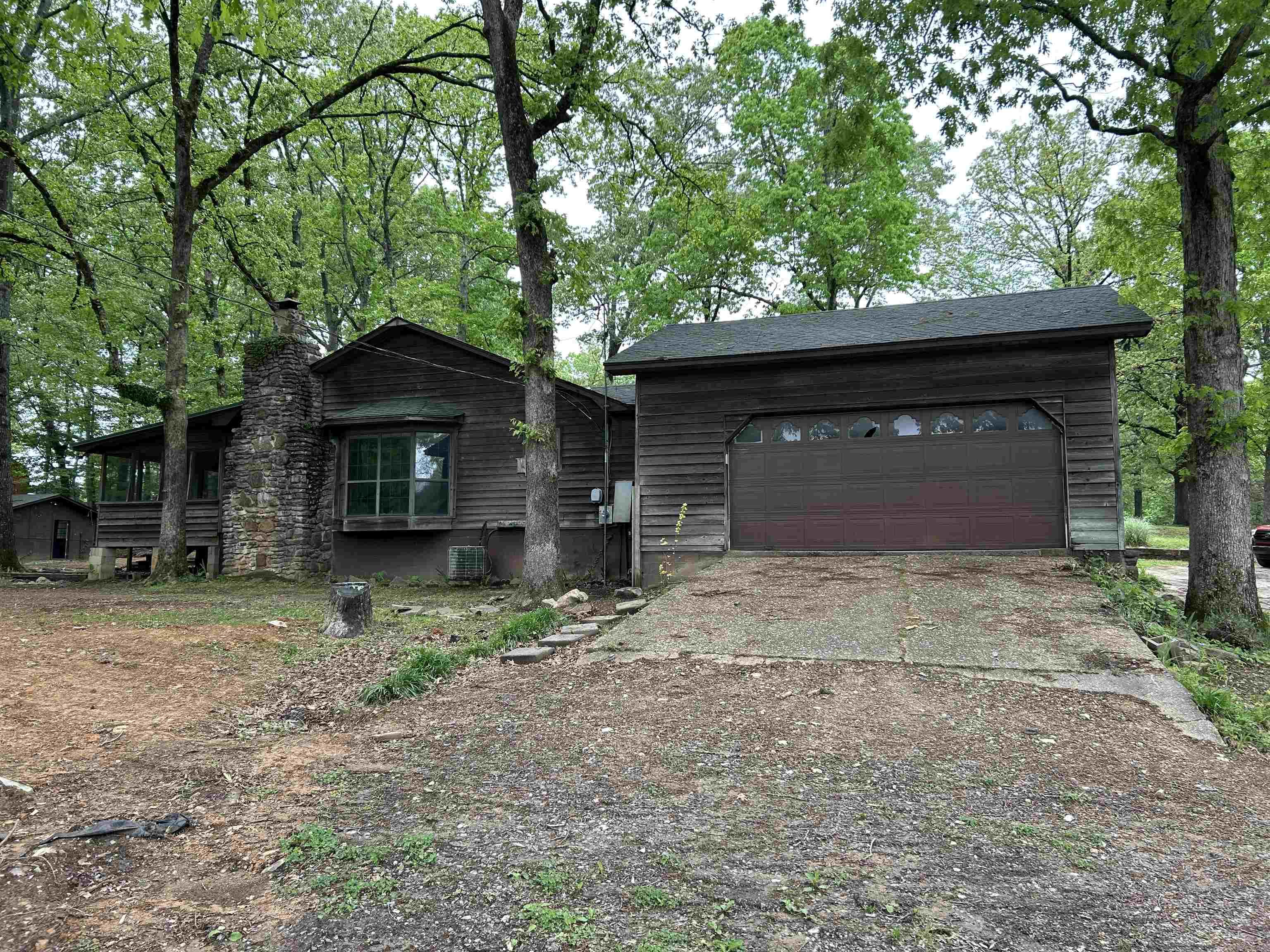 CRYSTAL LAKE - Residential