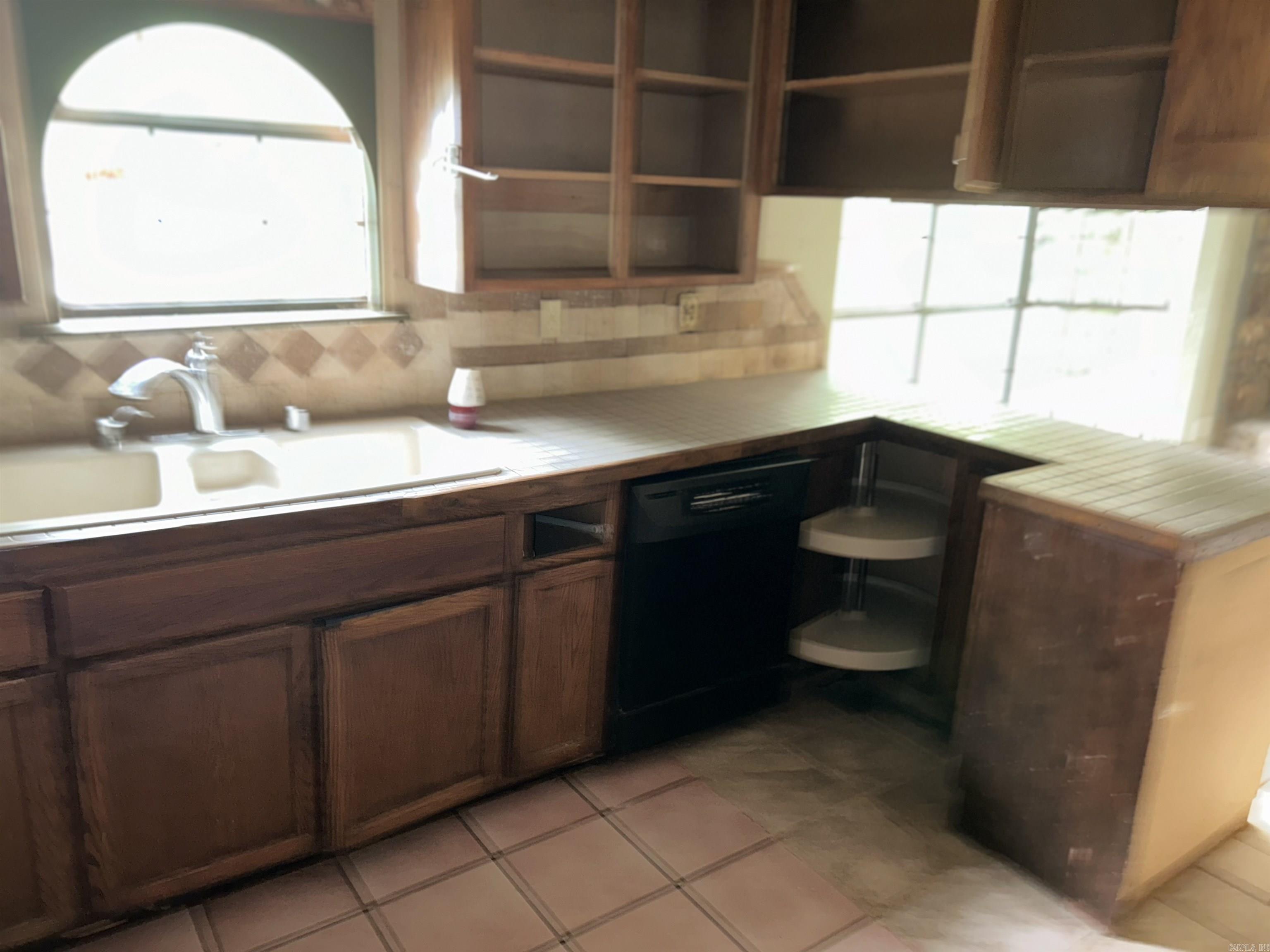 CRYSTAL LAKE - Residential