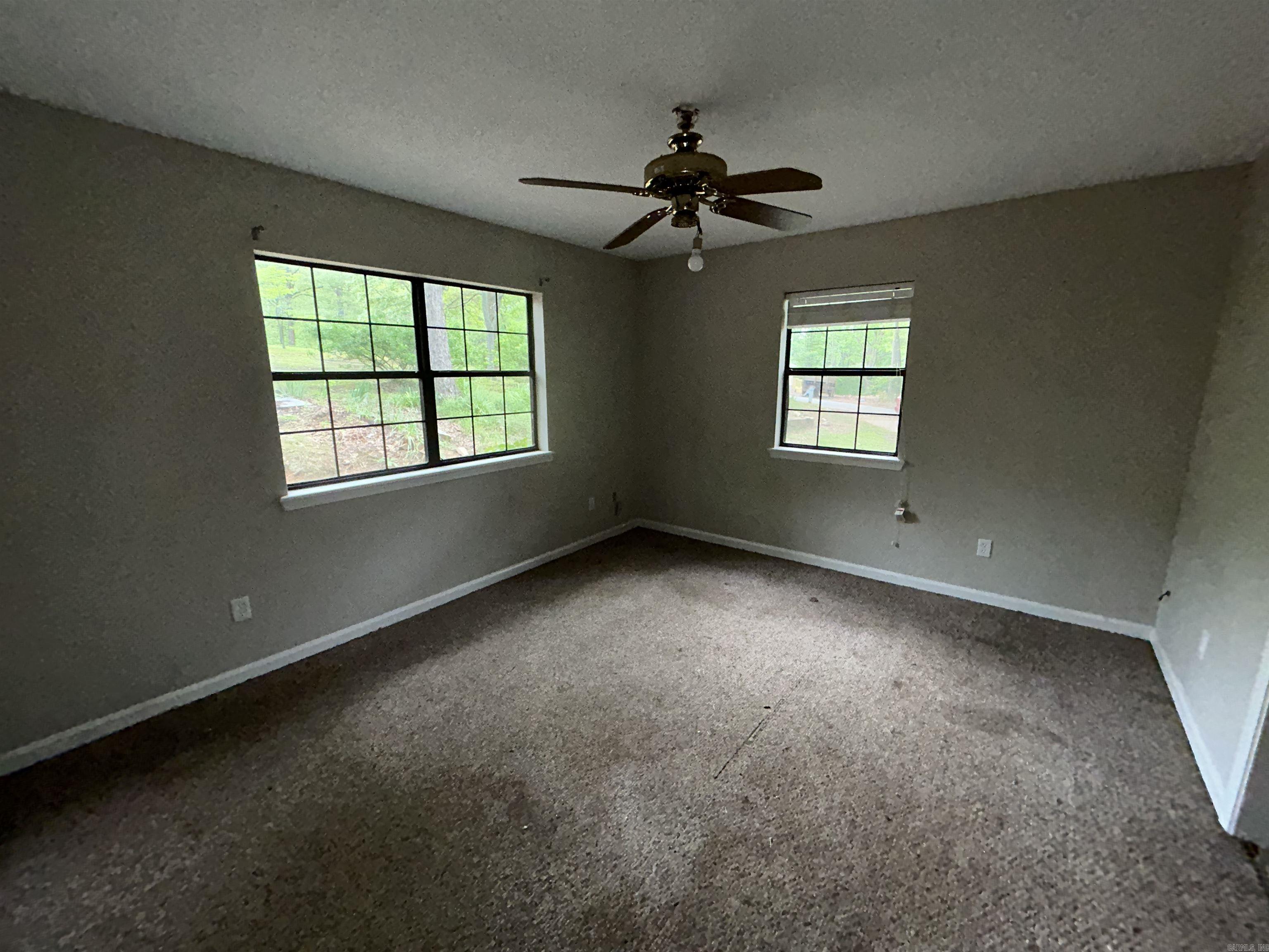 CRYSTAL LAKE - Residential