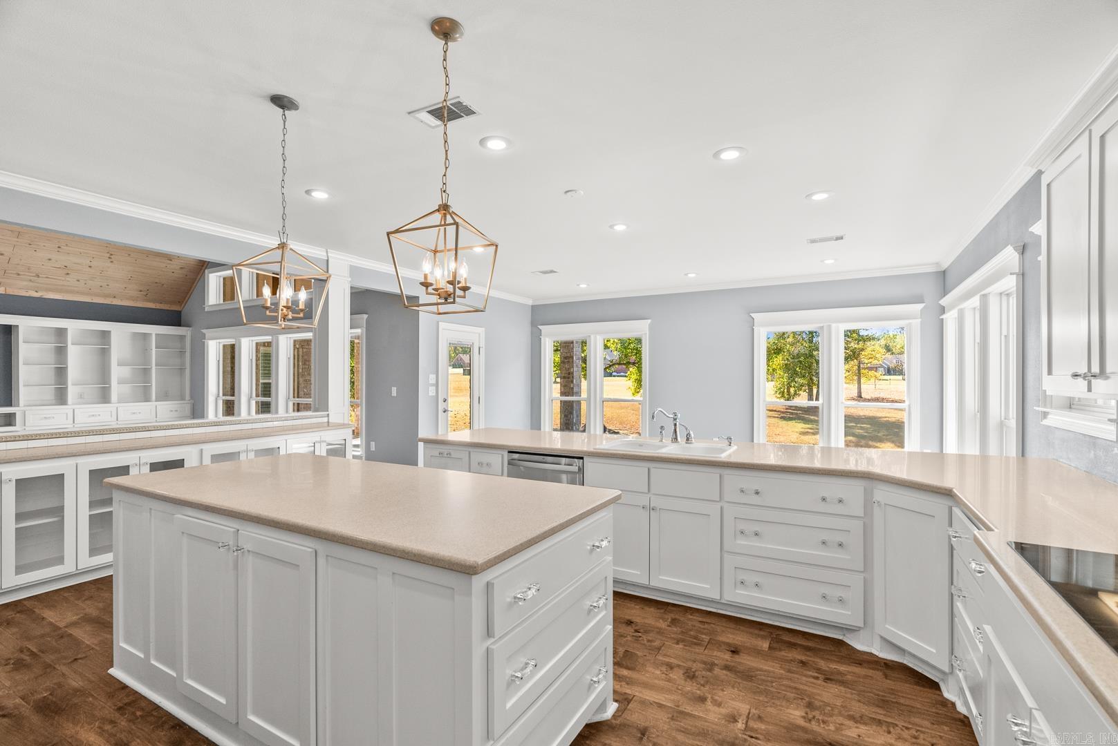 SPRINGHILL VALLEY ESTATES - Residential