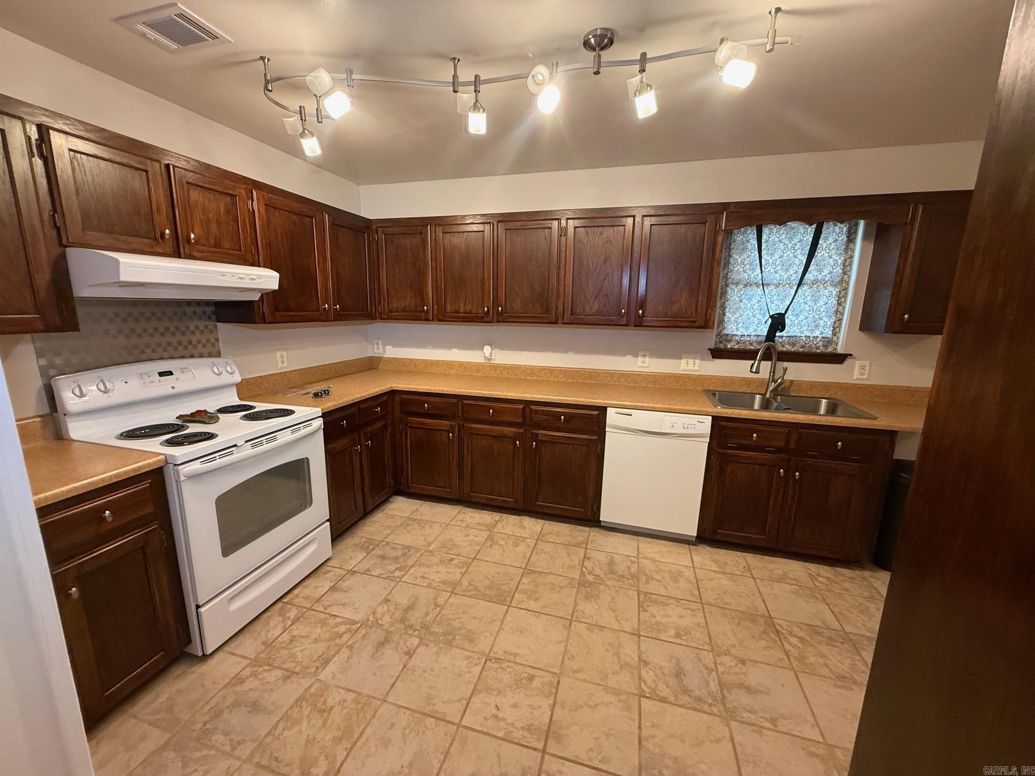 EDGEWOOD - Residential