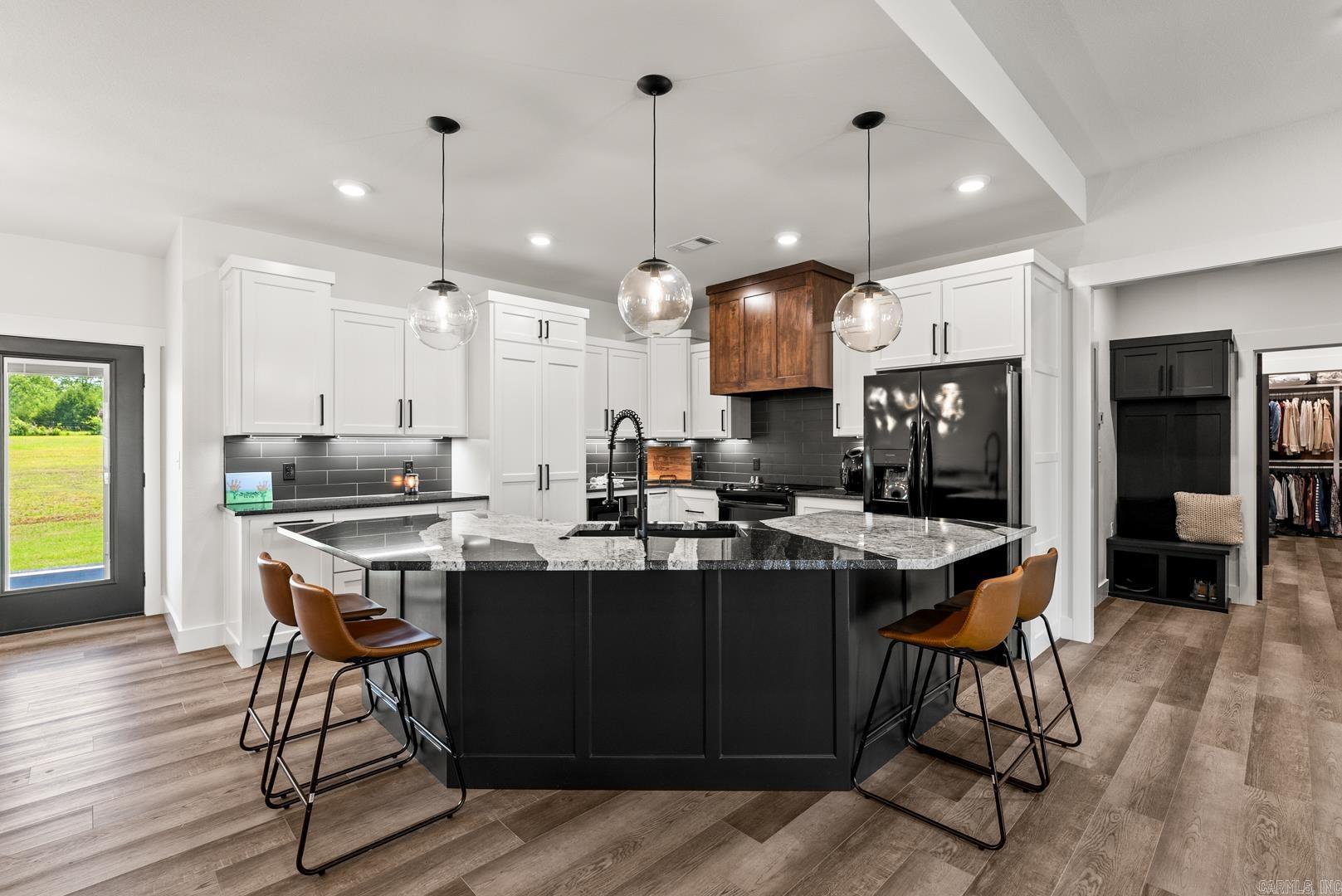 REPUBLICAN VALLEY ESTATES - Residential