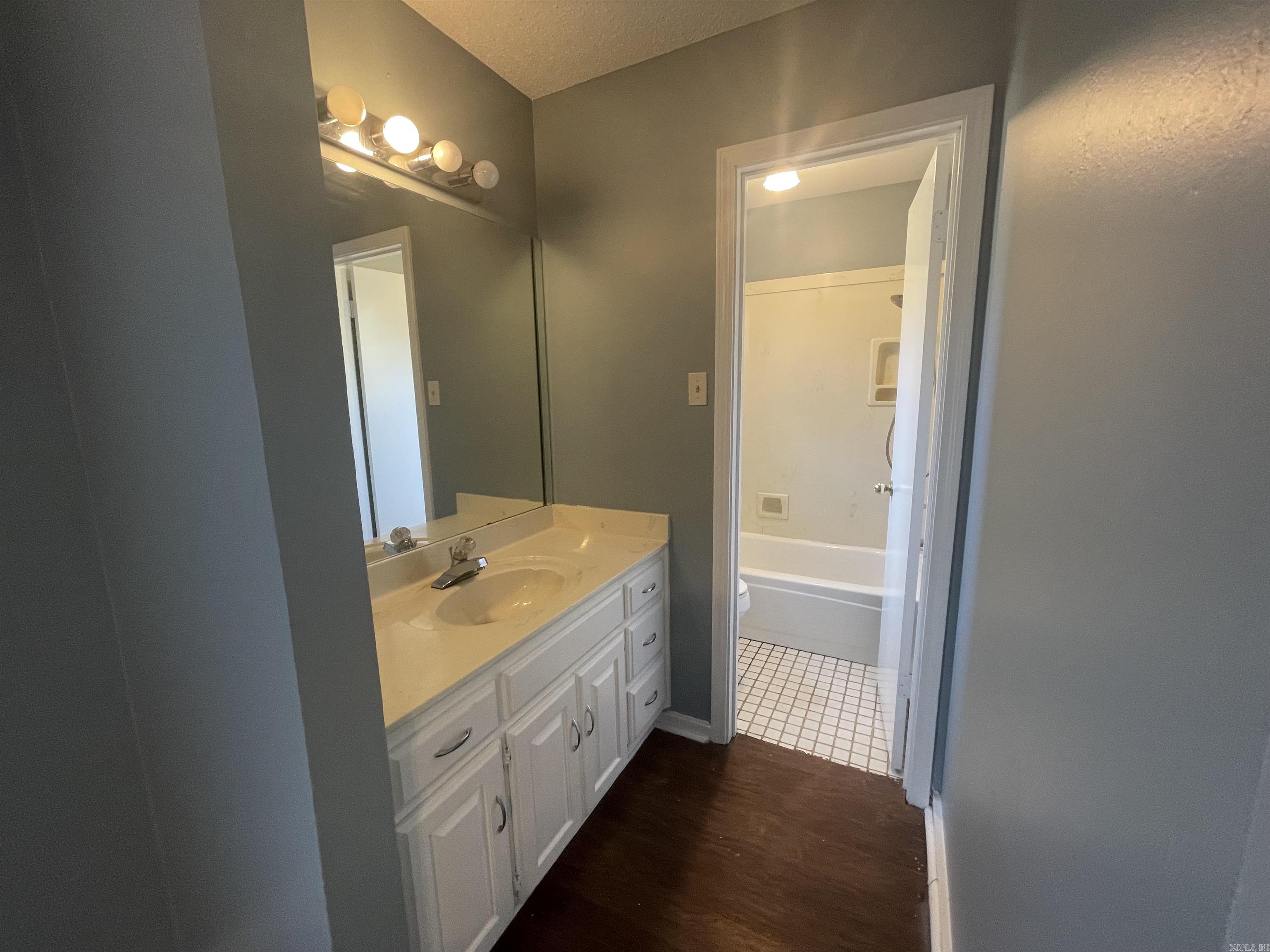 Woodland Hills - Residential Lease