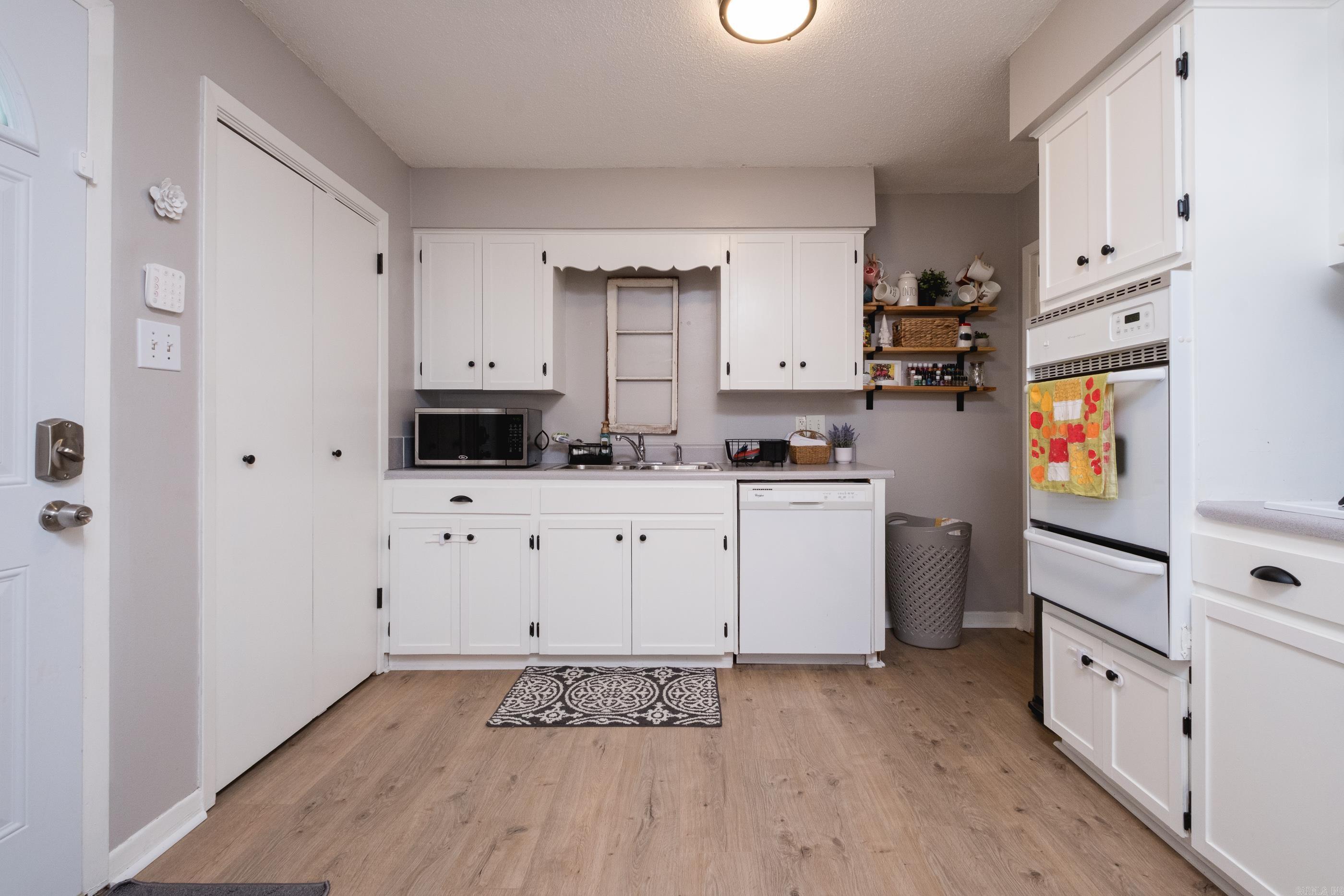 ELLIS ACRES - Residential