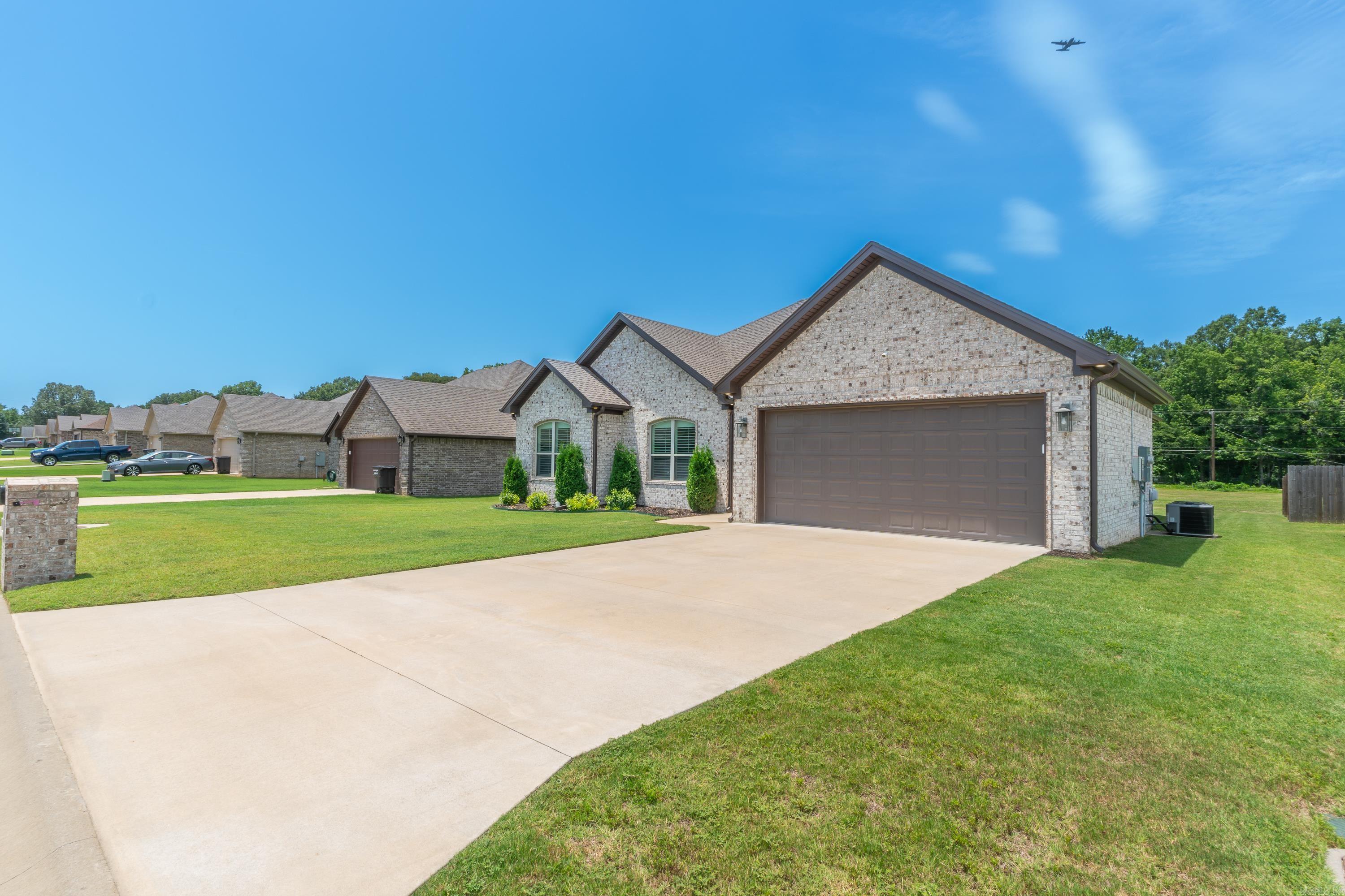 JAXON TERRACE - Residential