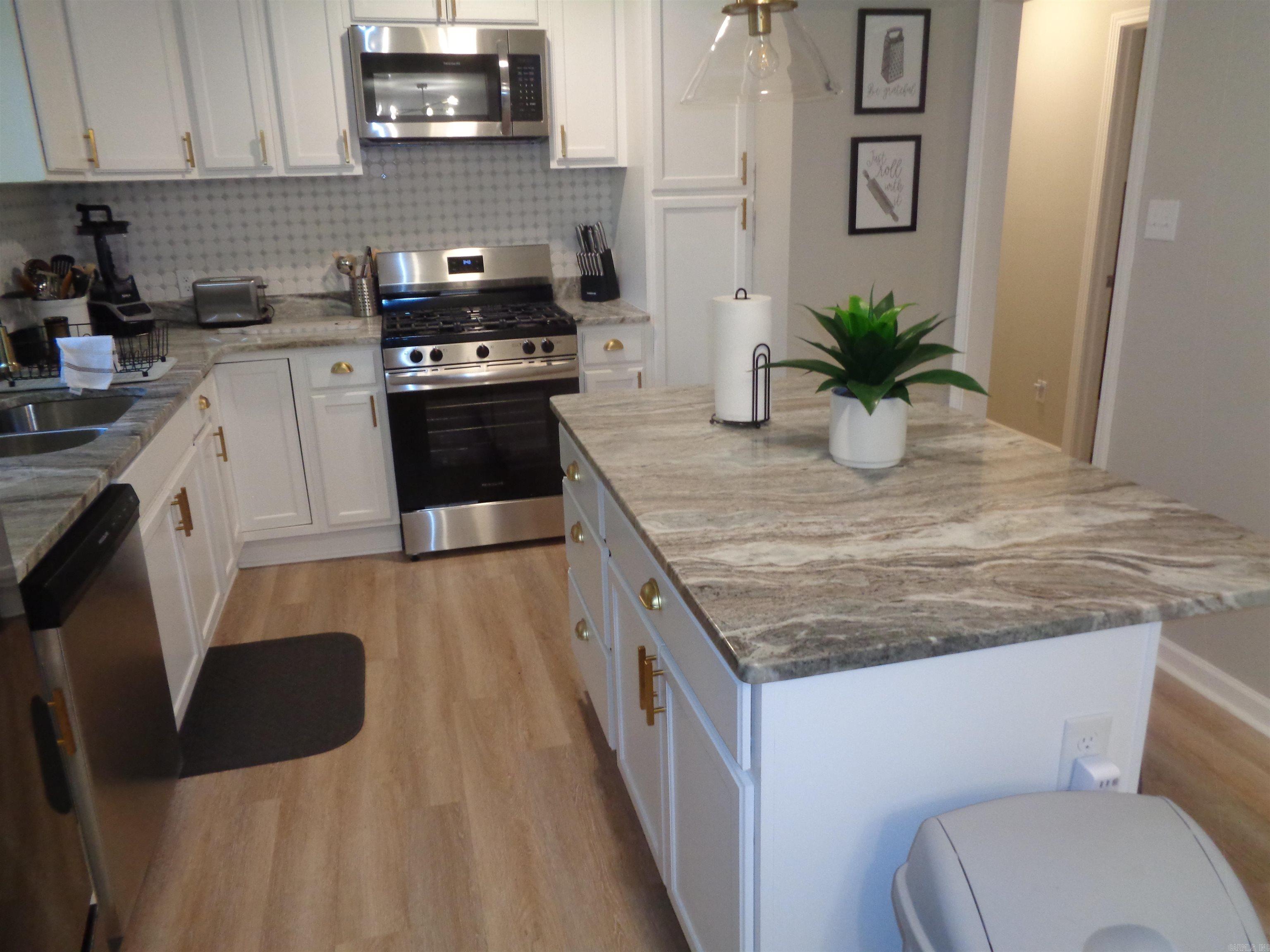 MEADOW LARK - Residential
