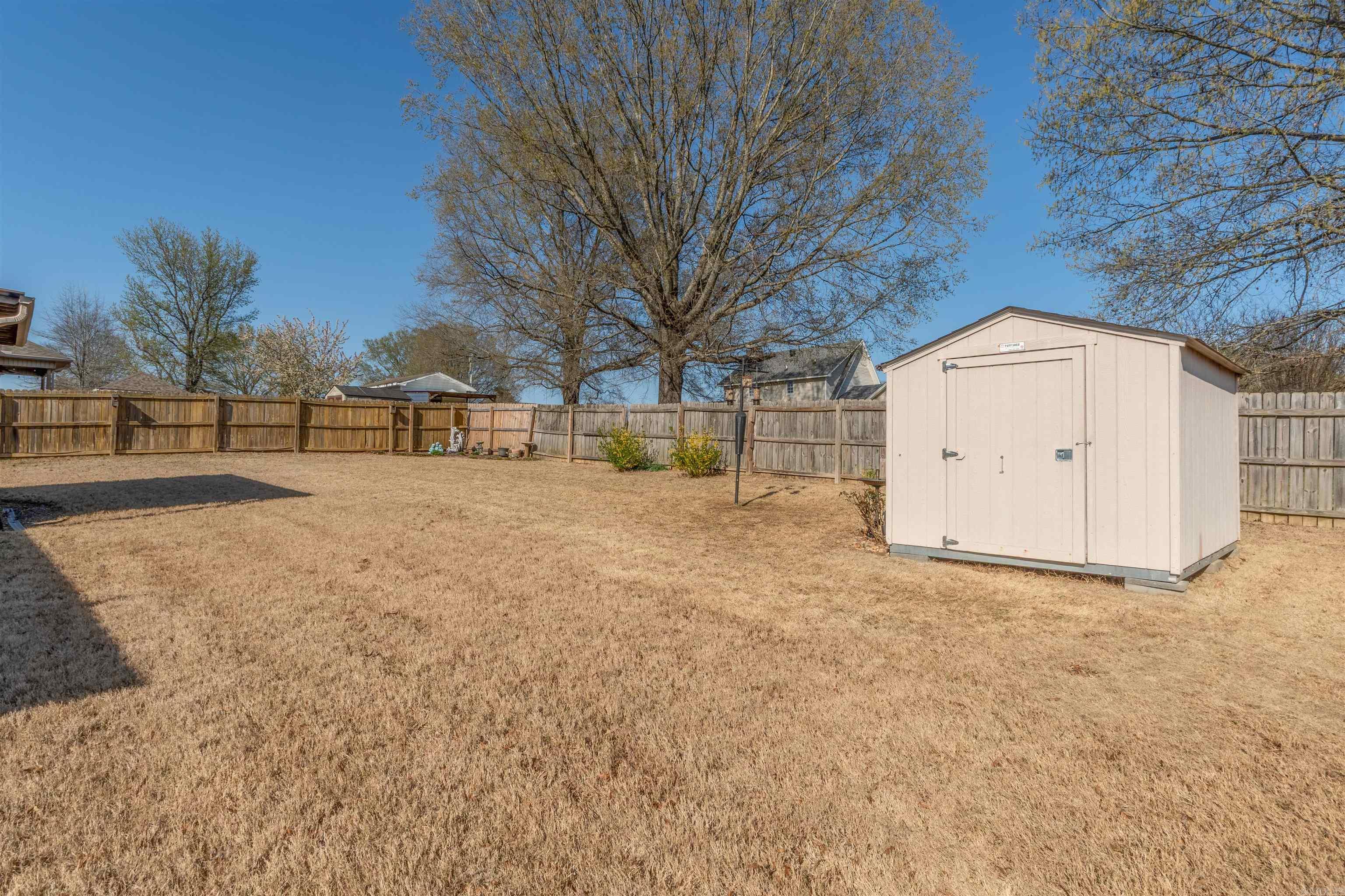 PIONEER SPRINGS - Residential