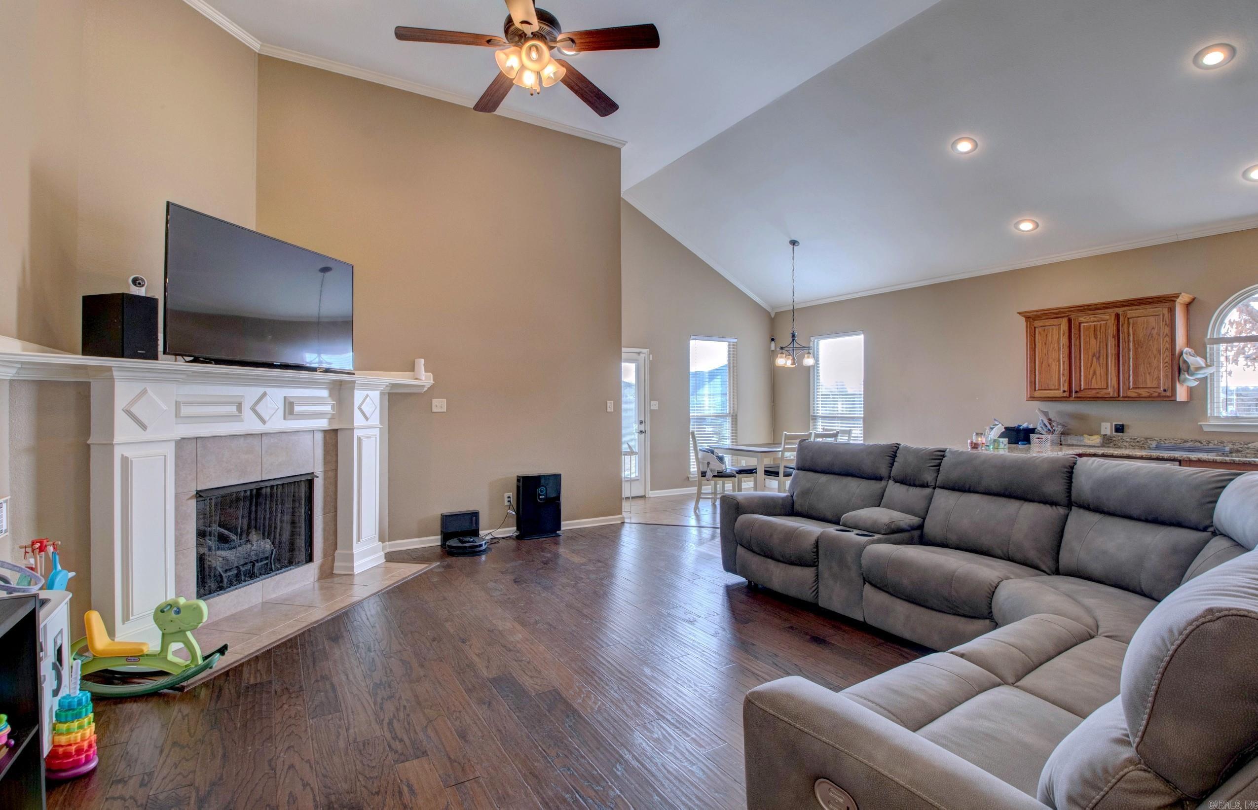 STONEHENGE PLACE - Residential