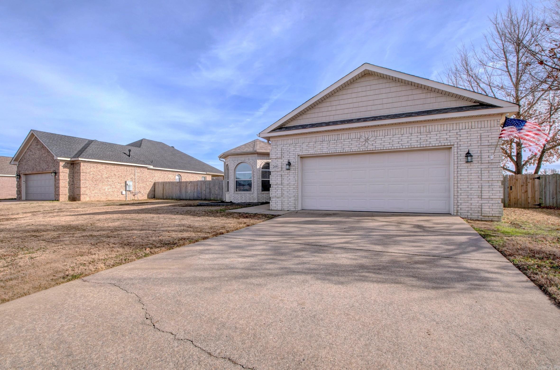 STONEHENGE PLACE - Residential