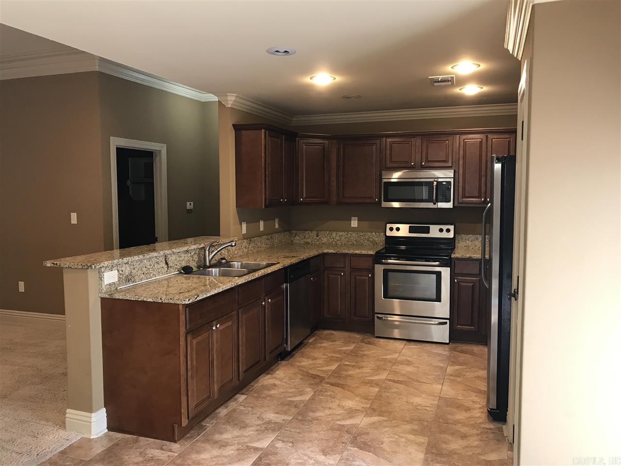 COUNTRY CLUB OF ARK THE - Residential Lease