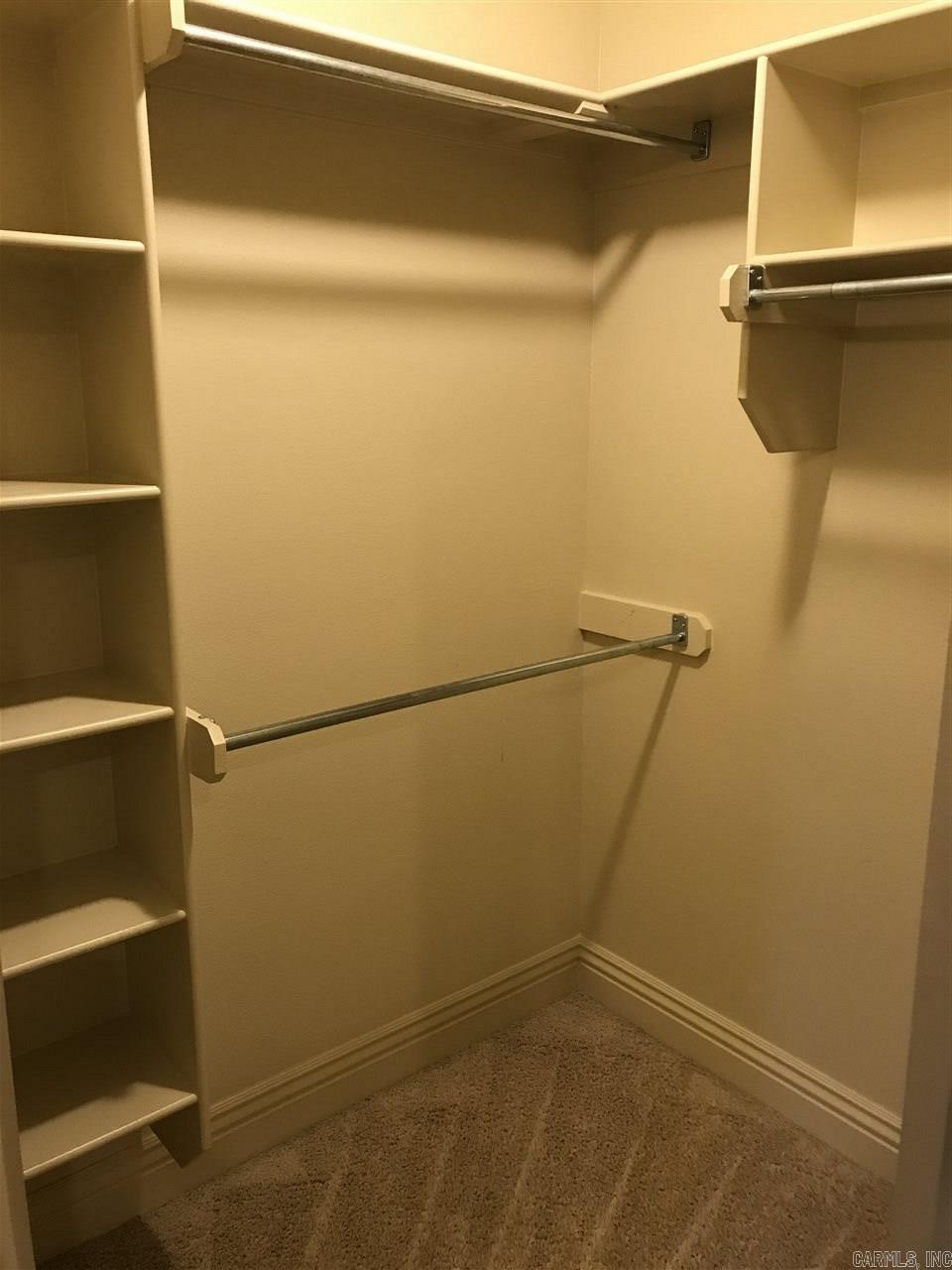 COUNTRY CLUB OF ARK THE - Residential Lease