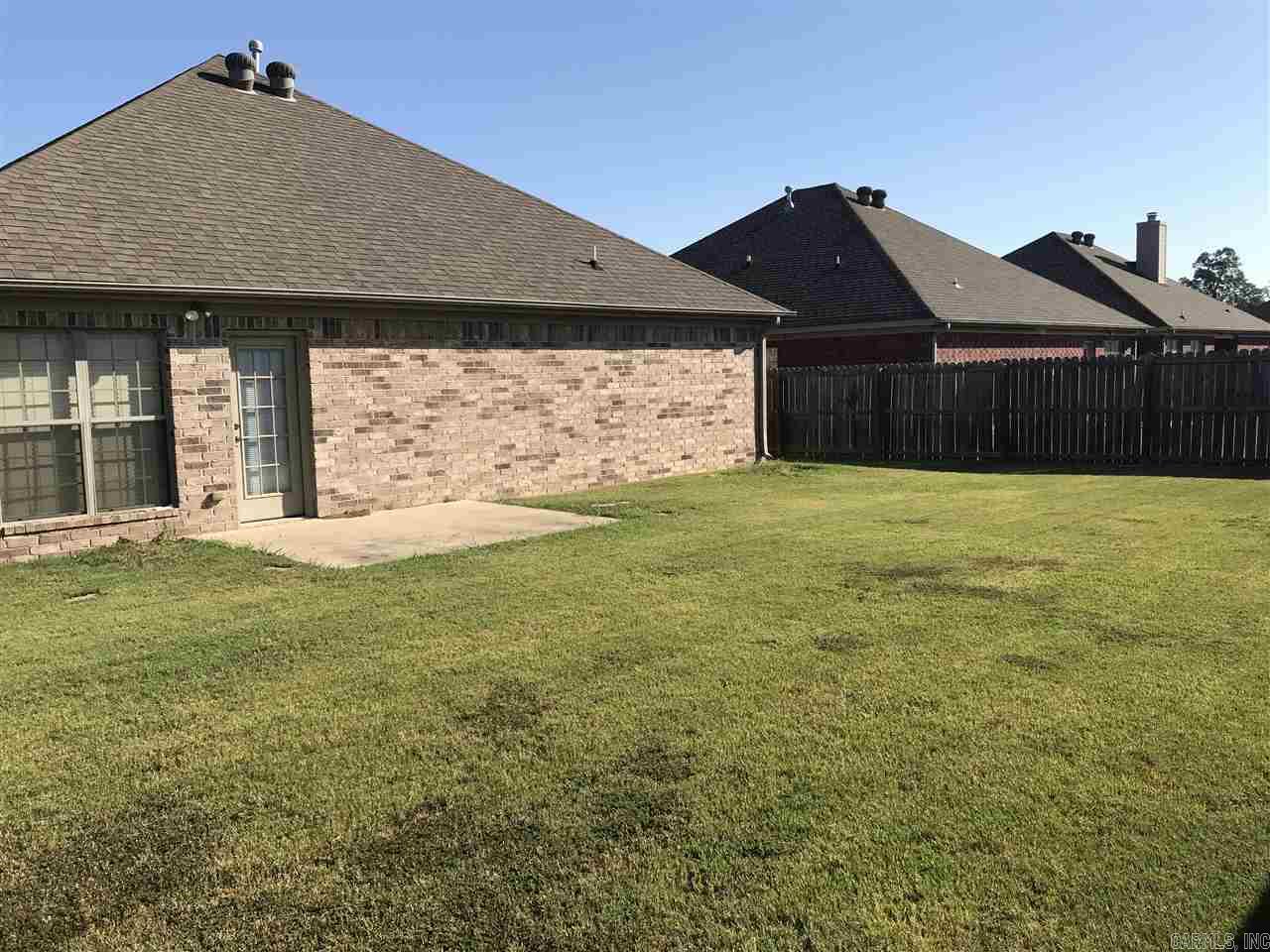 COUNTRY CLUB OF ARK THE - Residential Lease