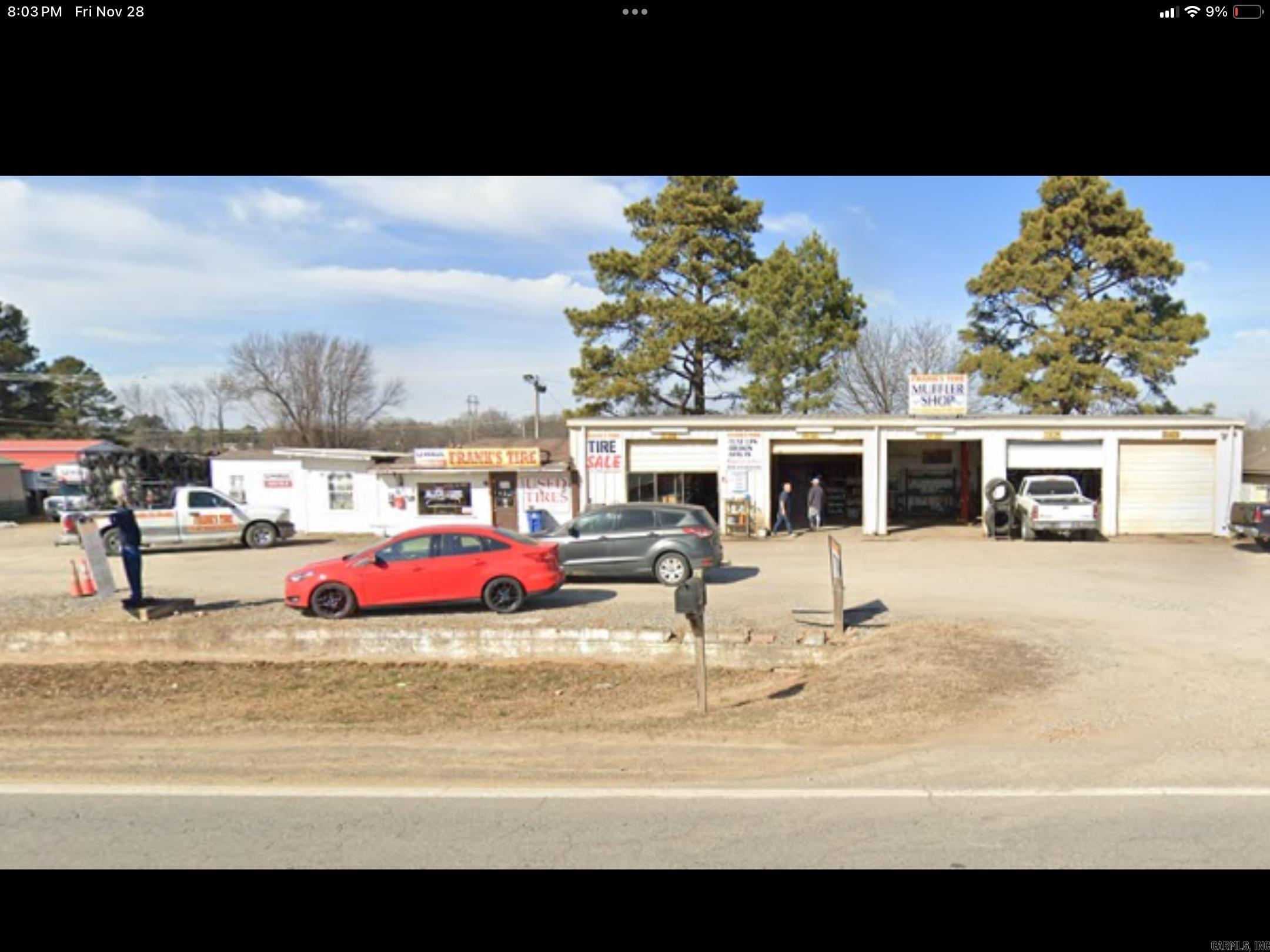 Main image without alt text